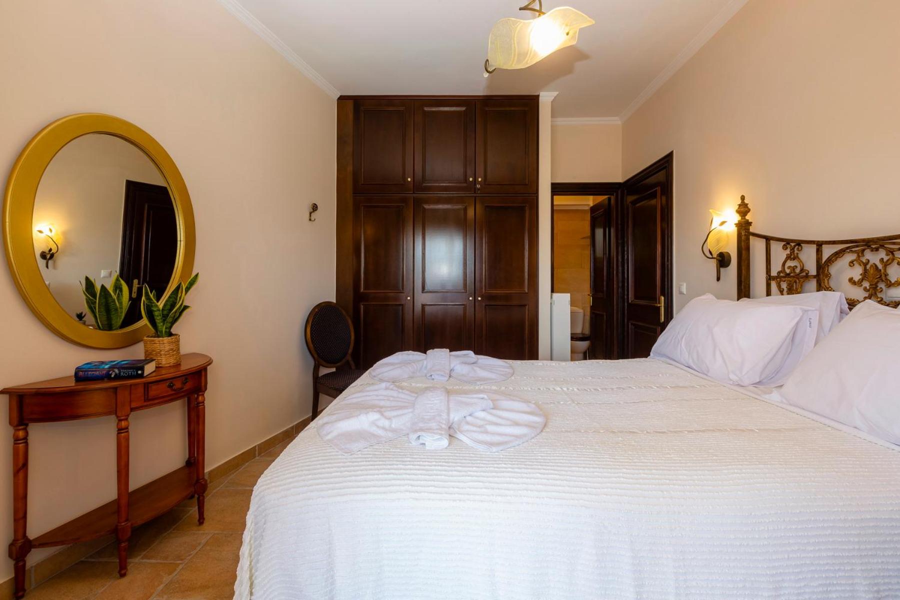 Solaris Methea- Luxury Central Villa by the Castle photo 3