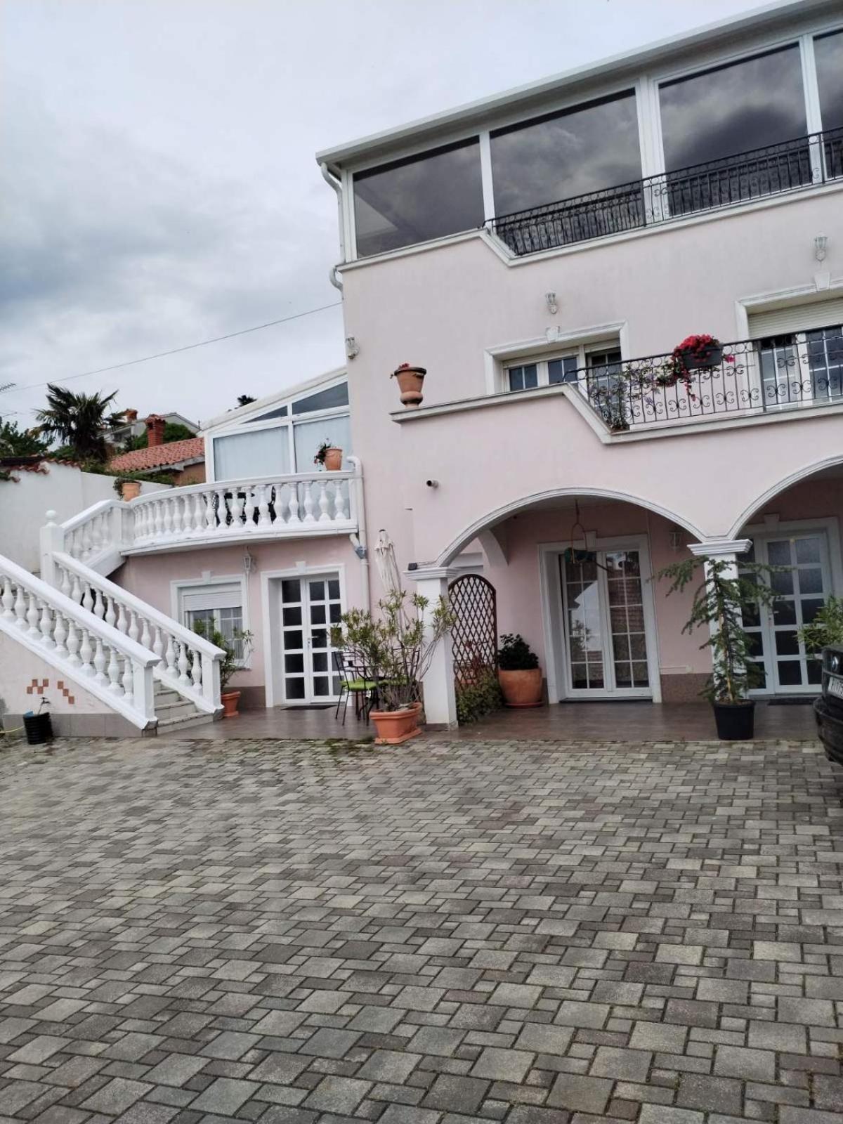 Hotel Apartments Darijana - Image 1