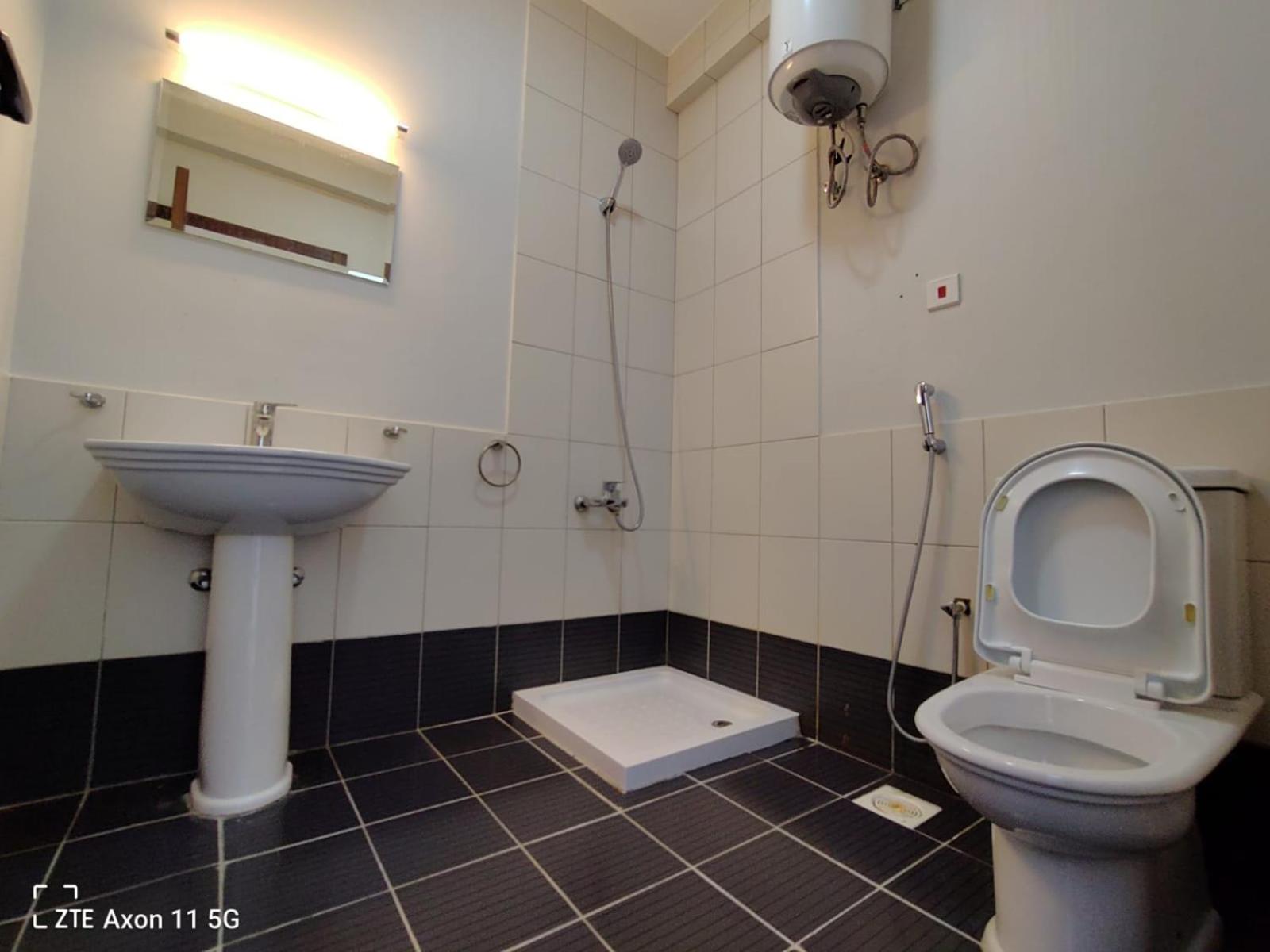 KAEC separate room with separate toilet shared apartment view 5