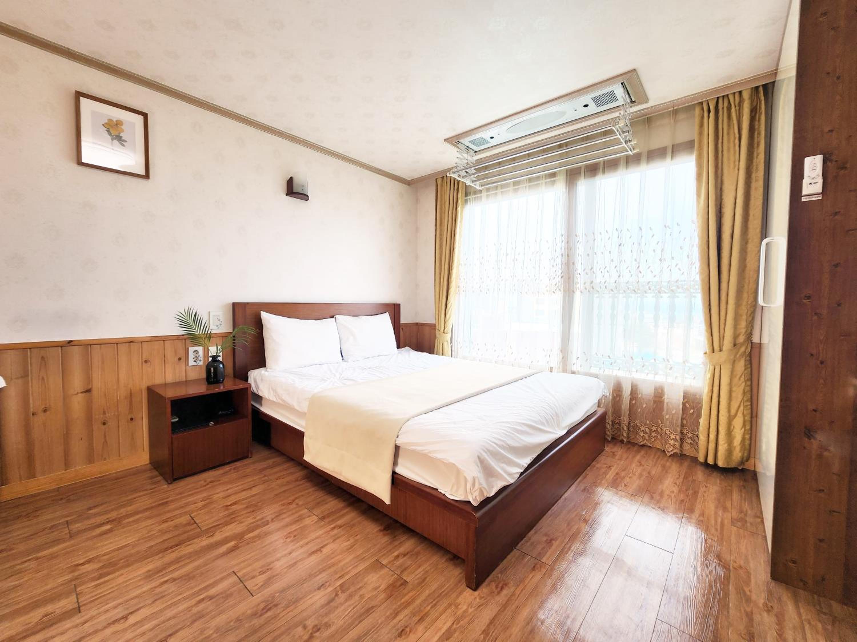 Jungmun Haesung Parktel