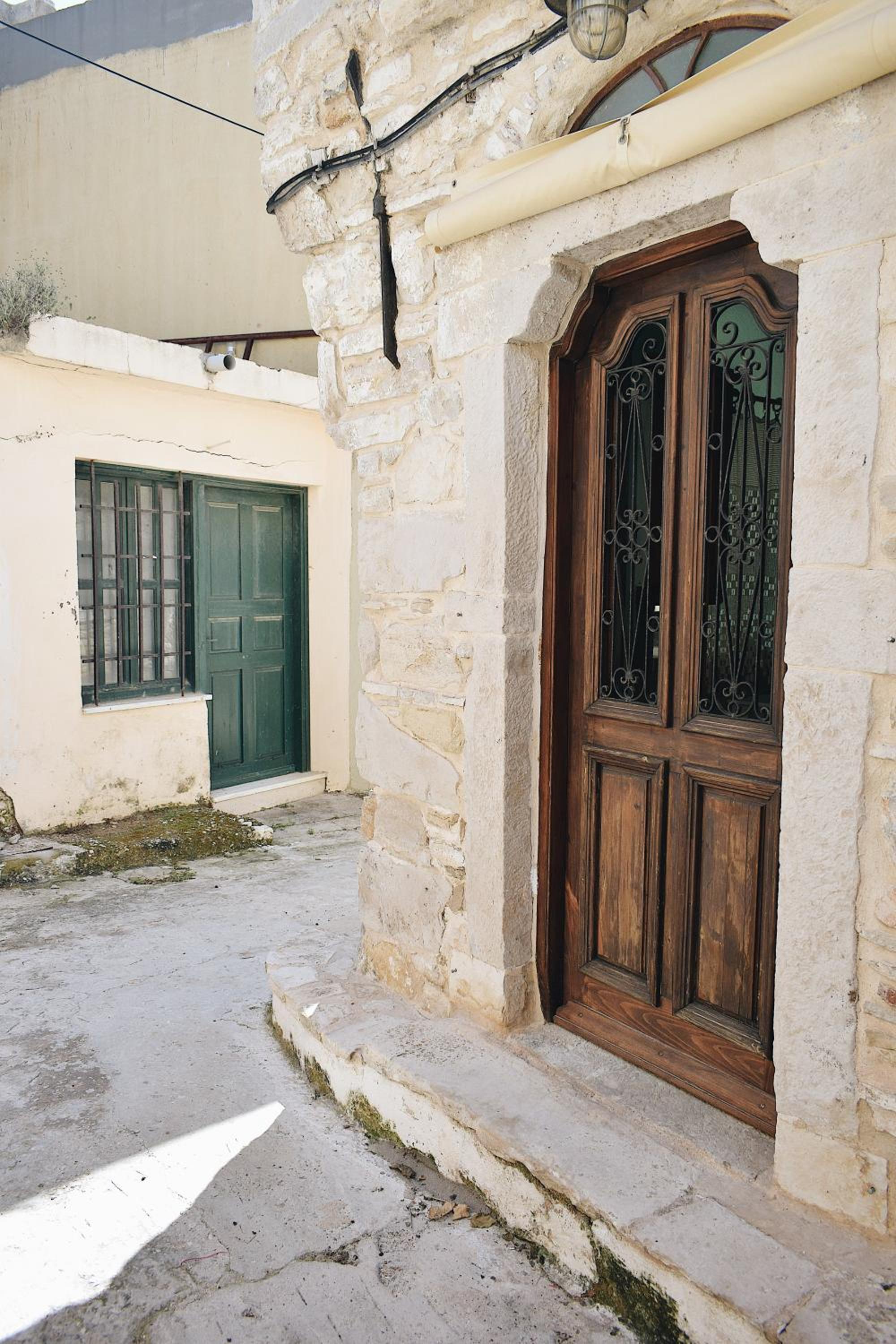 Yi artistry 1-bedroom medieval holiday house view 4