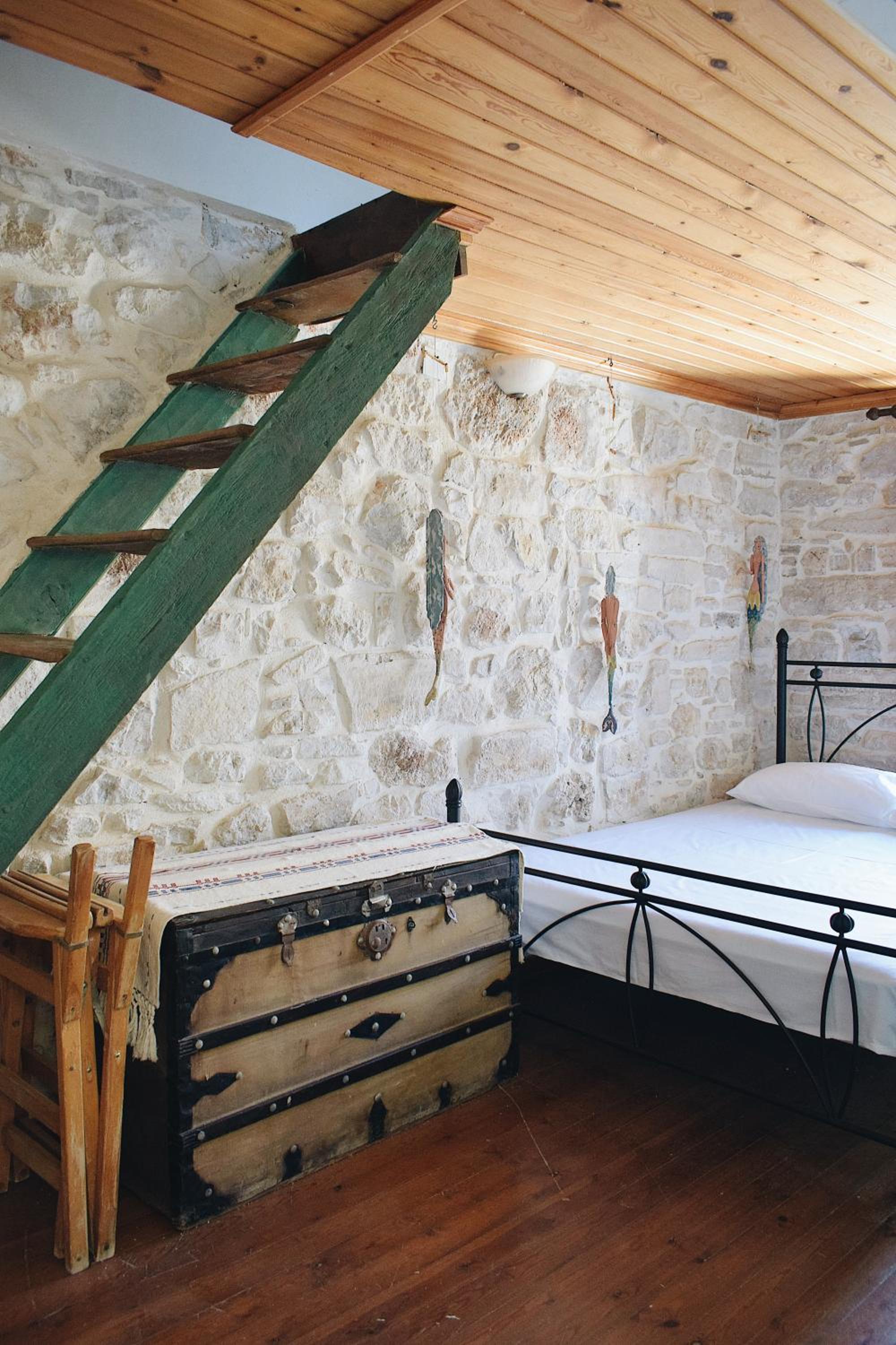 Yi artistry 1-bedroom medieval holiday house view 3