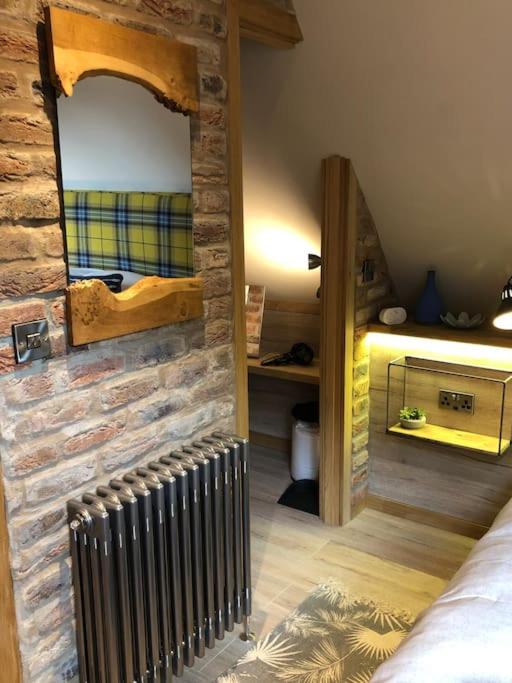 The Old Maple Lodge-Luxury Private Annex with a view in rural setting