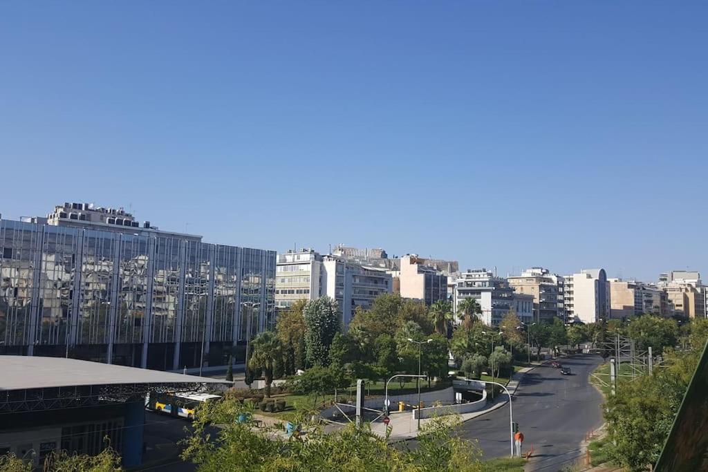 Athenslander Acropolis view