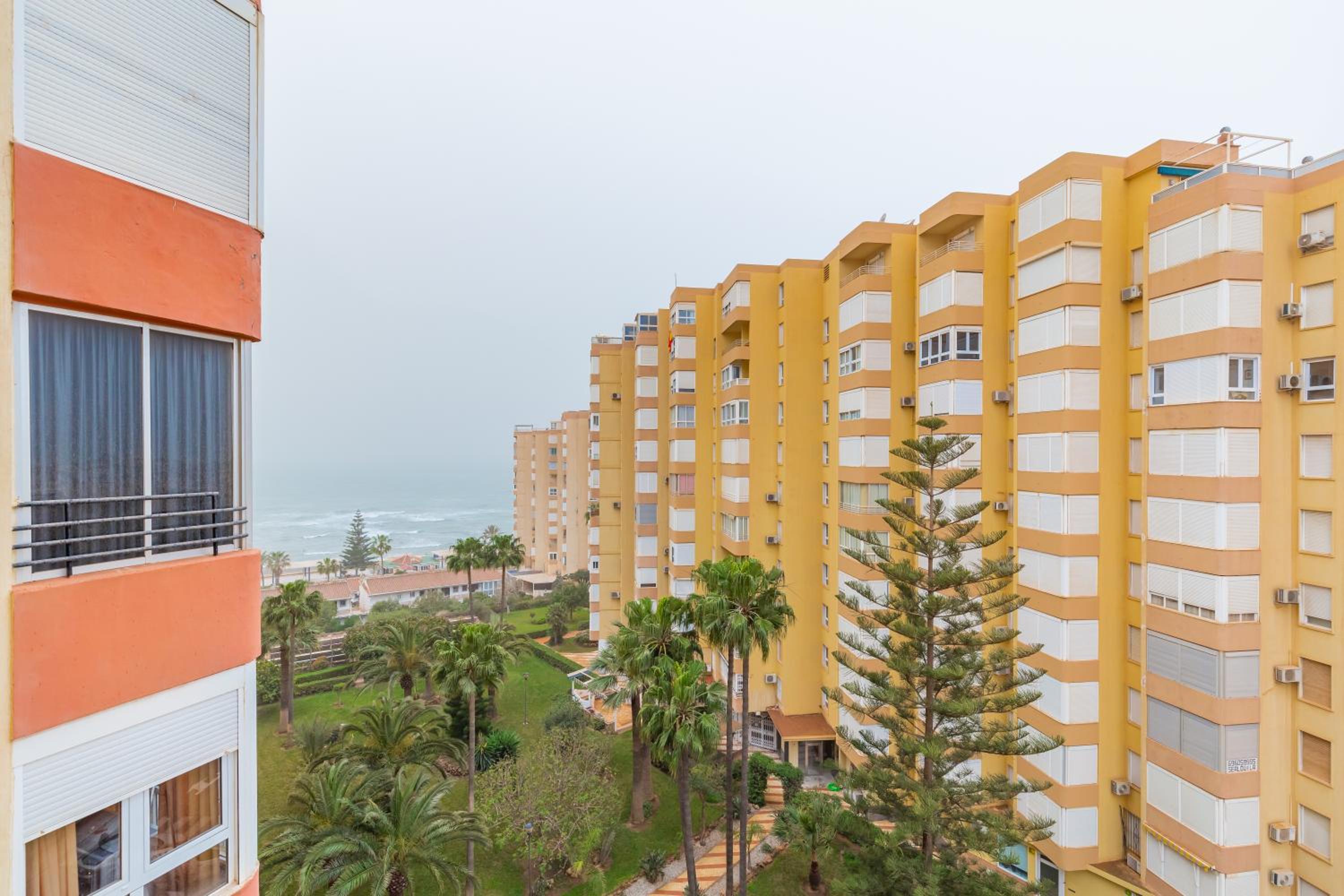 Modern Apartment Steps from the Beach photo 4