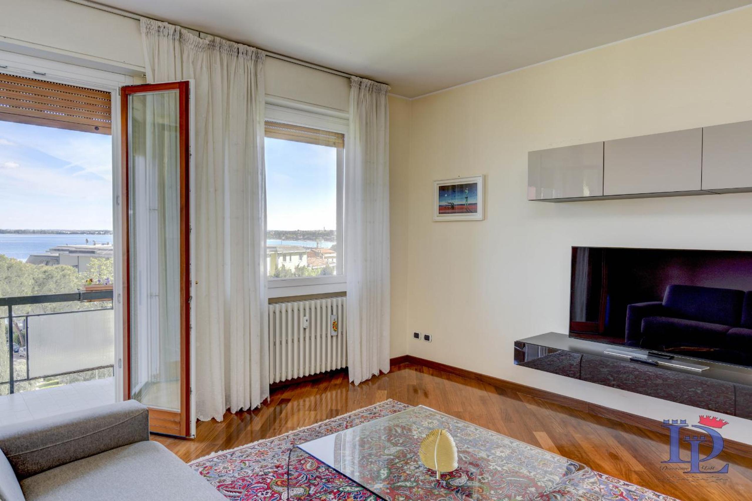Splendido Apartment DesenzanoLoft Official Partner Homes & Villas by Marriott Bonvoy