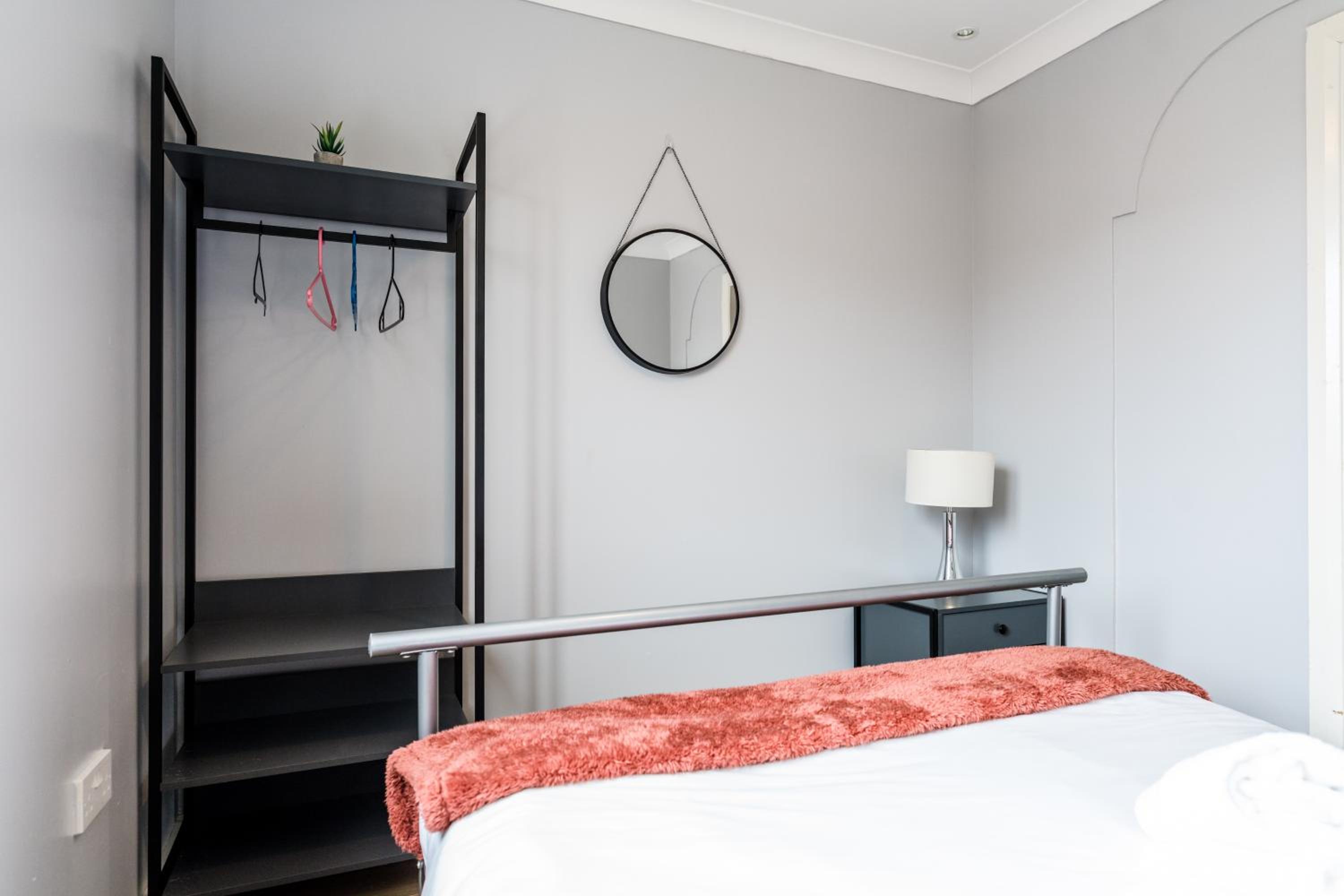 Waterside Stay - City Centre with Parking view 2