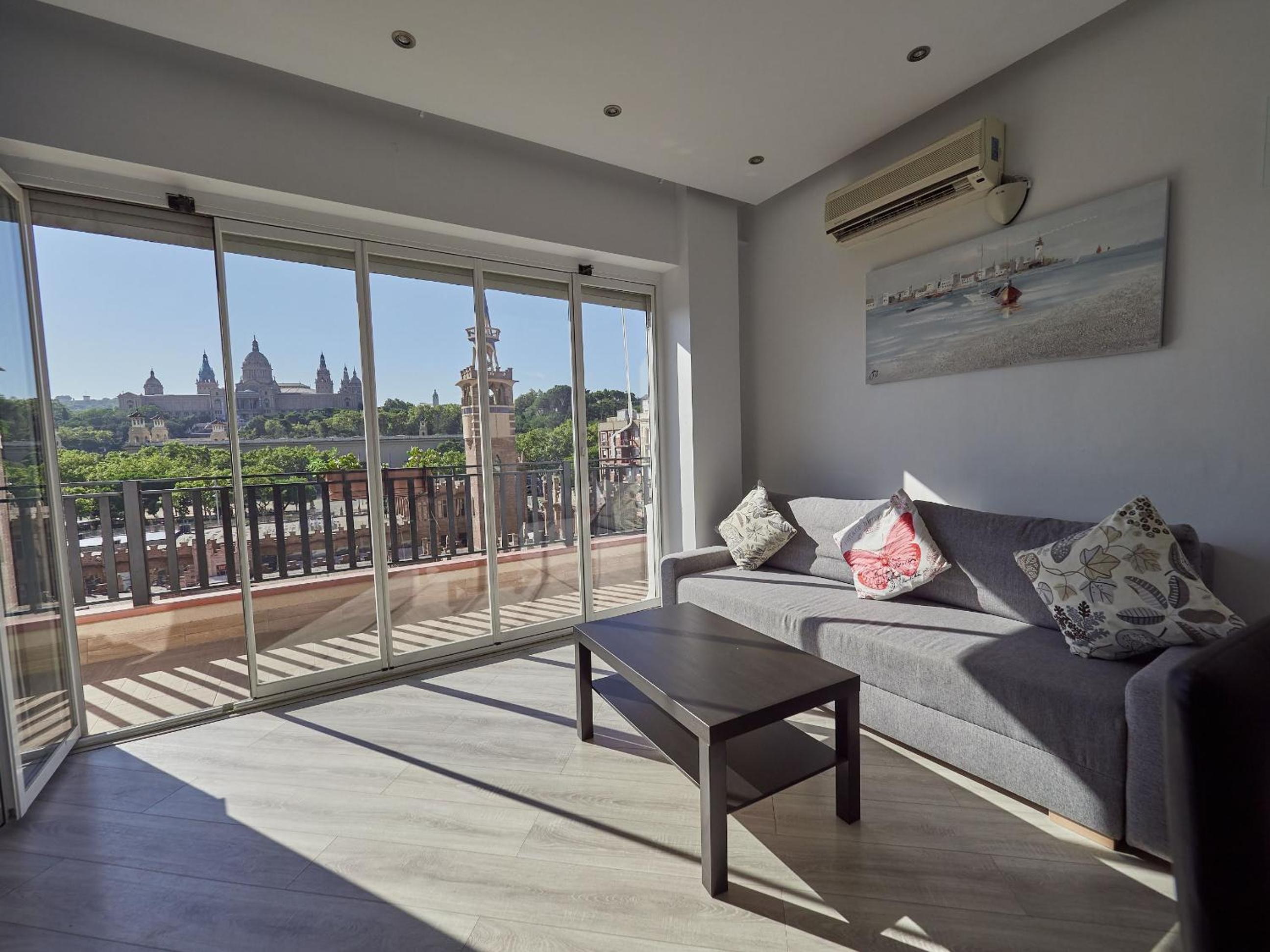 Unique Cozy Scenic Penthouse
