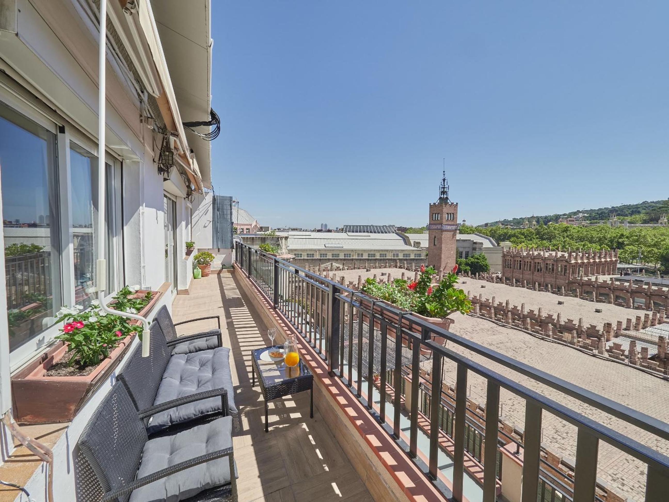 Unique Cozy Scenic Penthouse