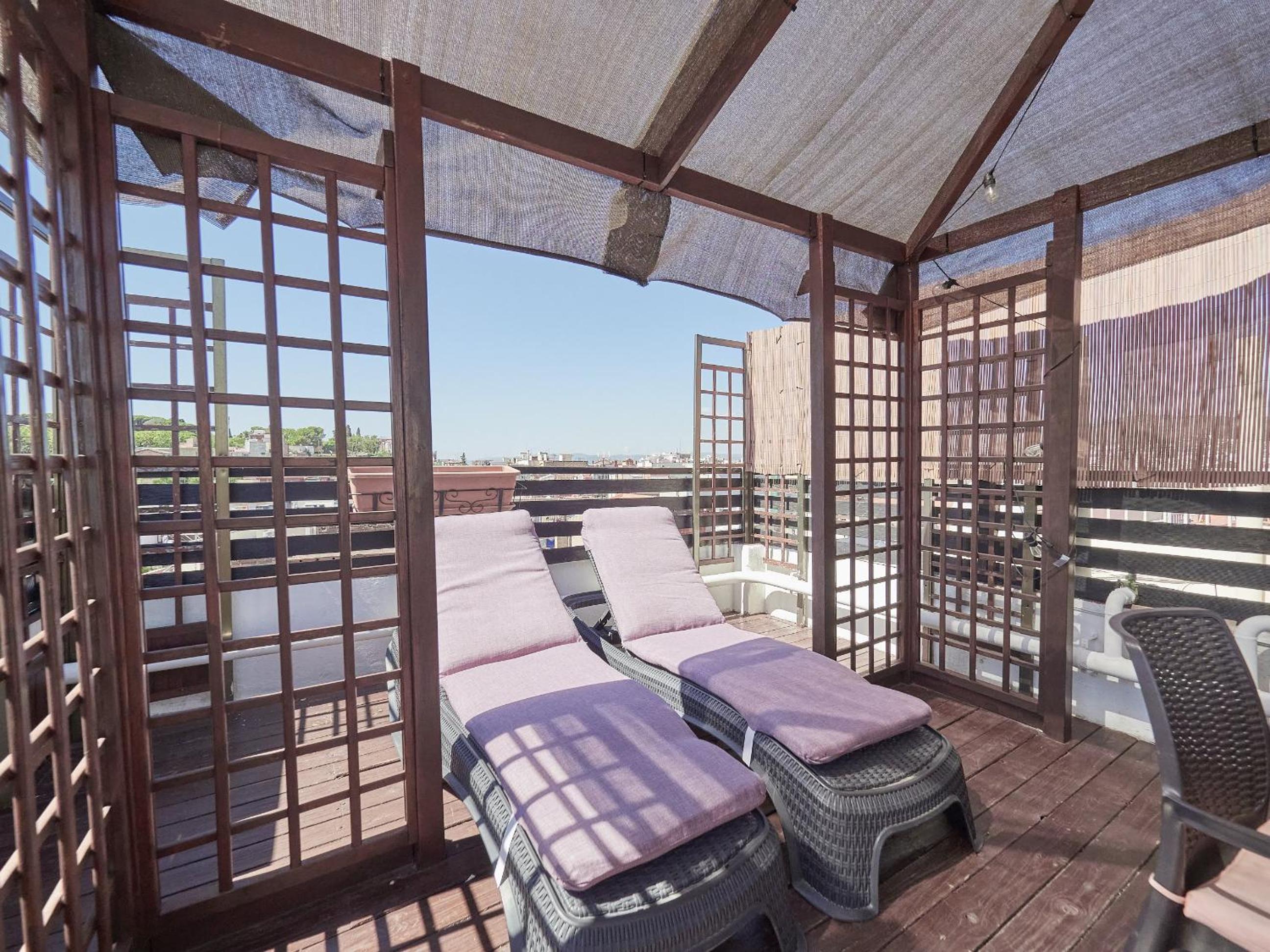 Unique Cozy Scenic Penthouse