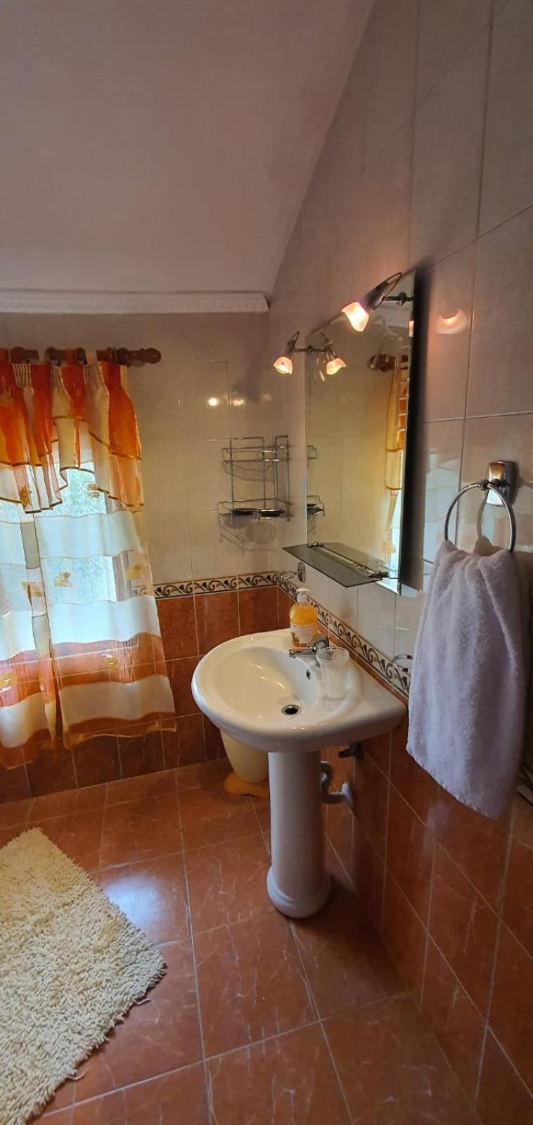 Eni's Villa, 5km From Shengjini Beach