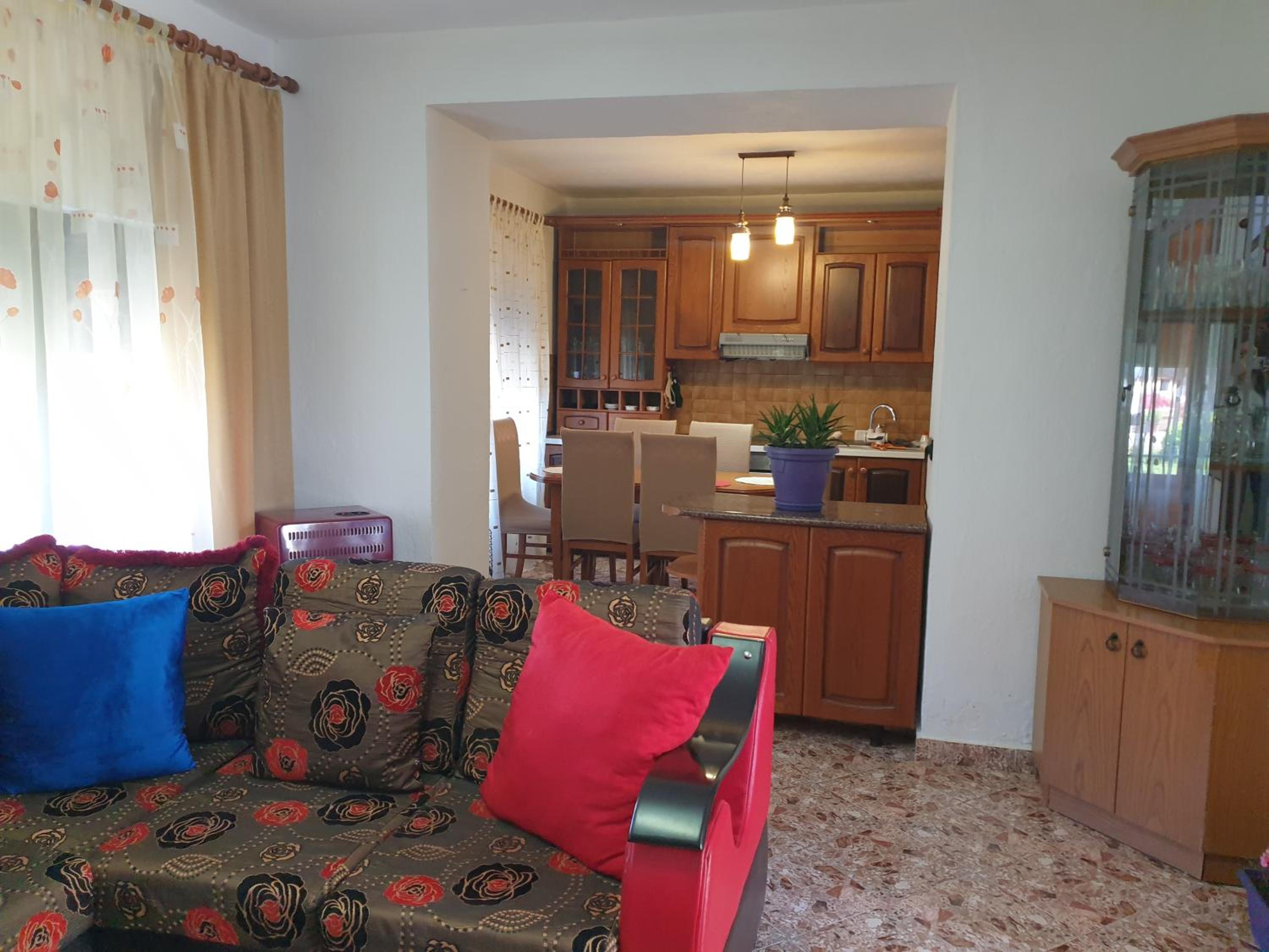 Eni's Villa, 5km From Shengjini Beach