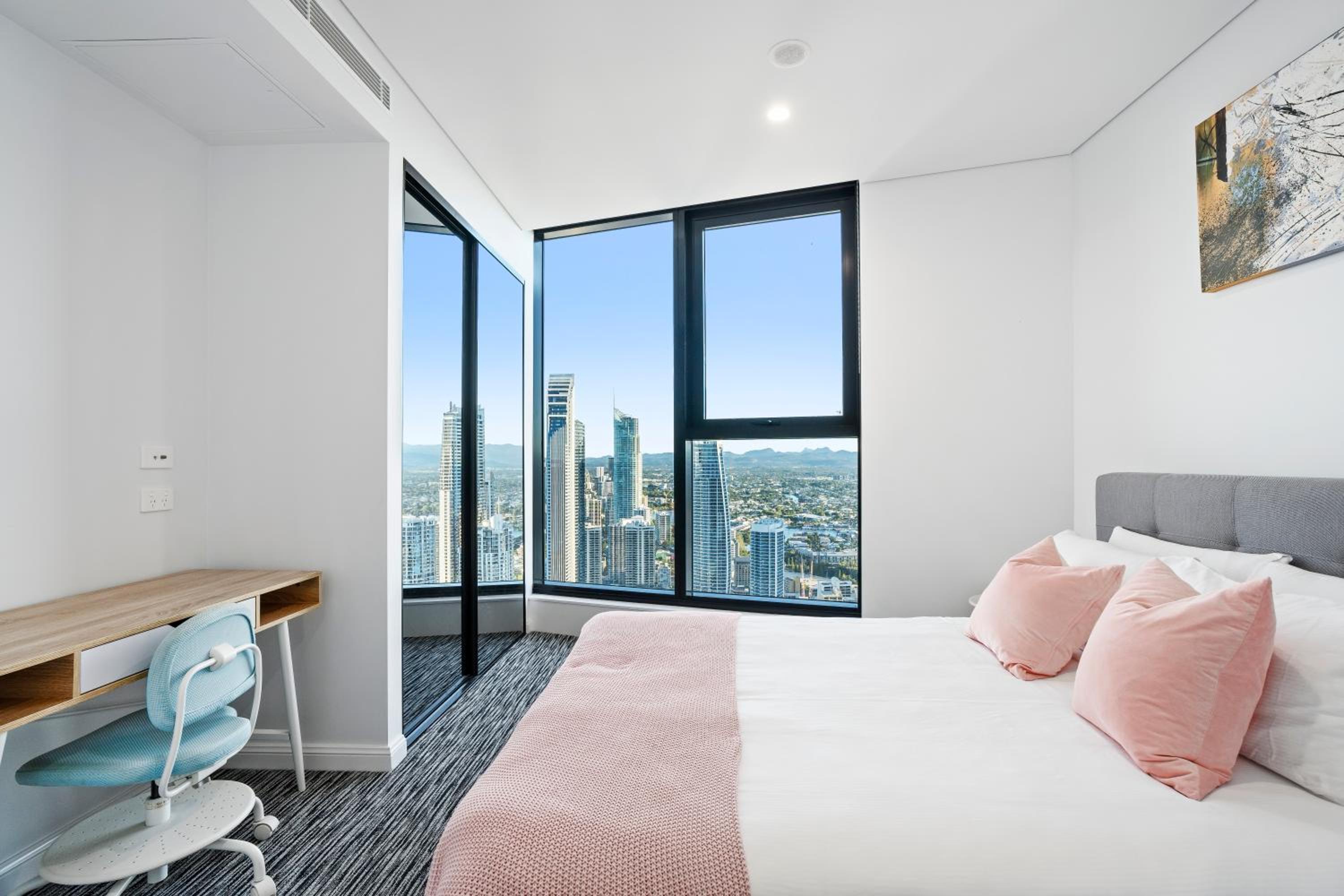 Surfers Paradise New Beachfront Apartments