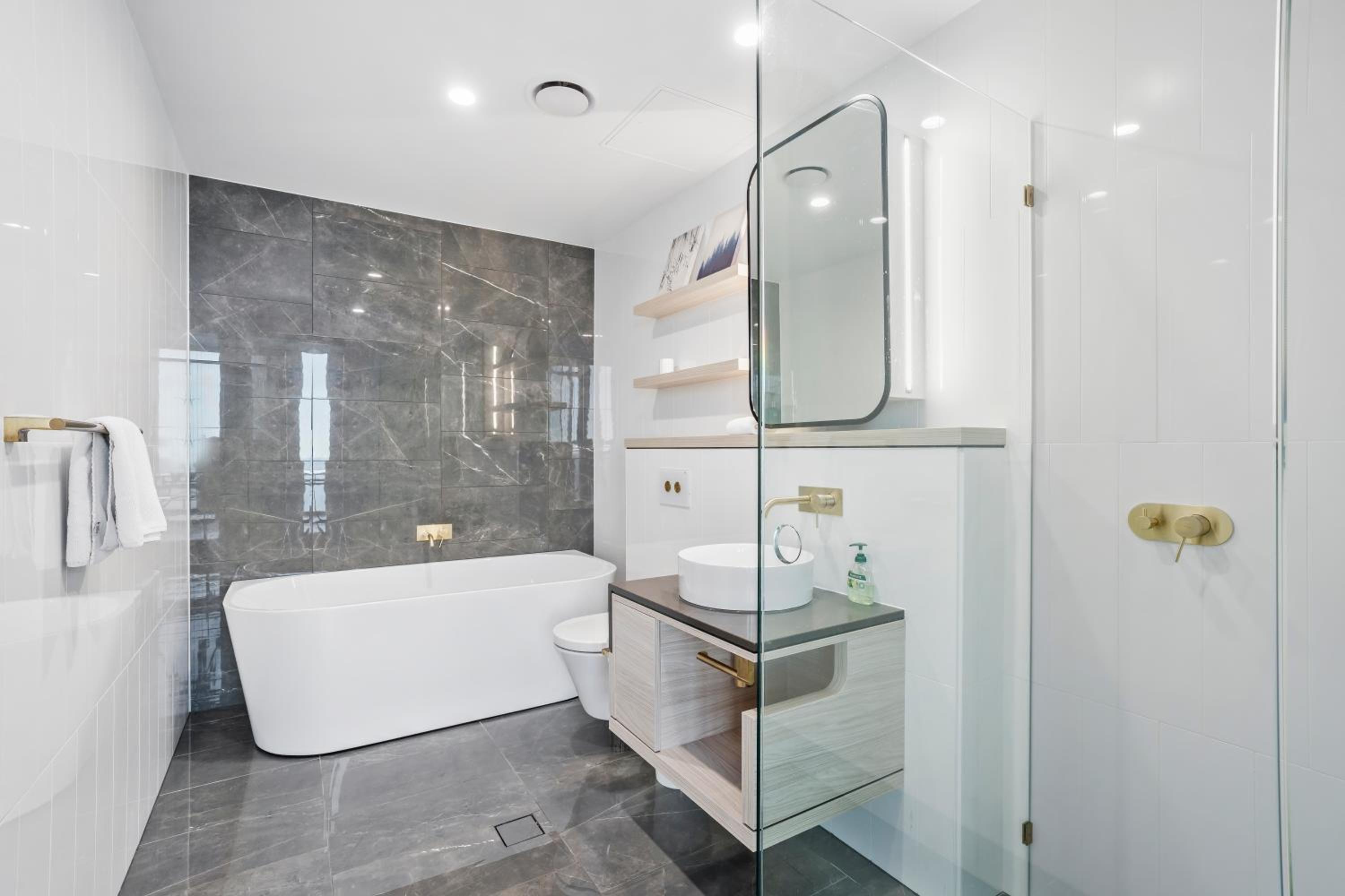 Surfers Paradise New Beachfront Apartments
