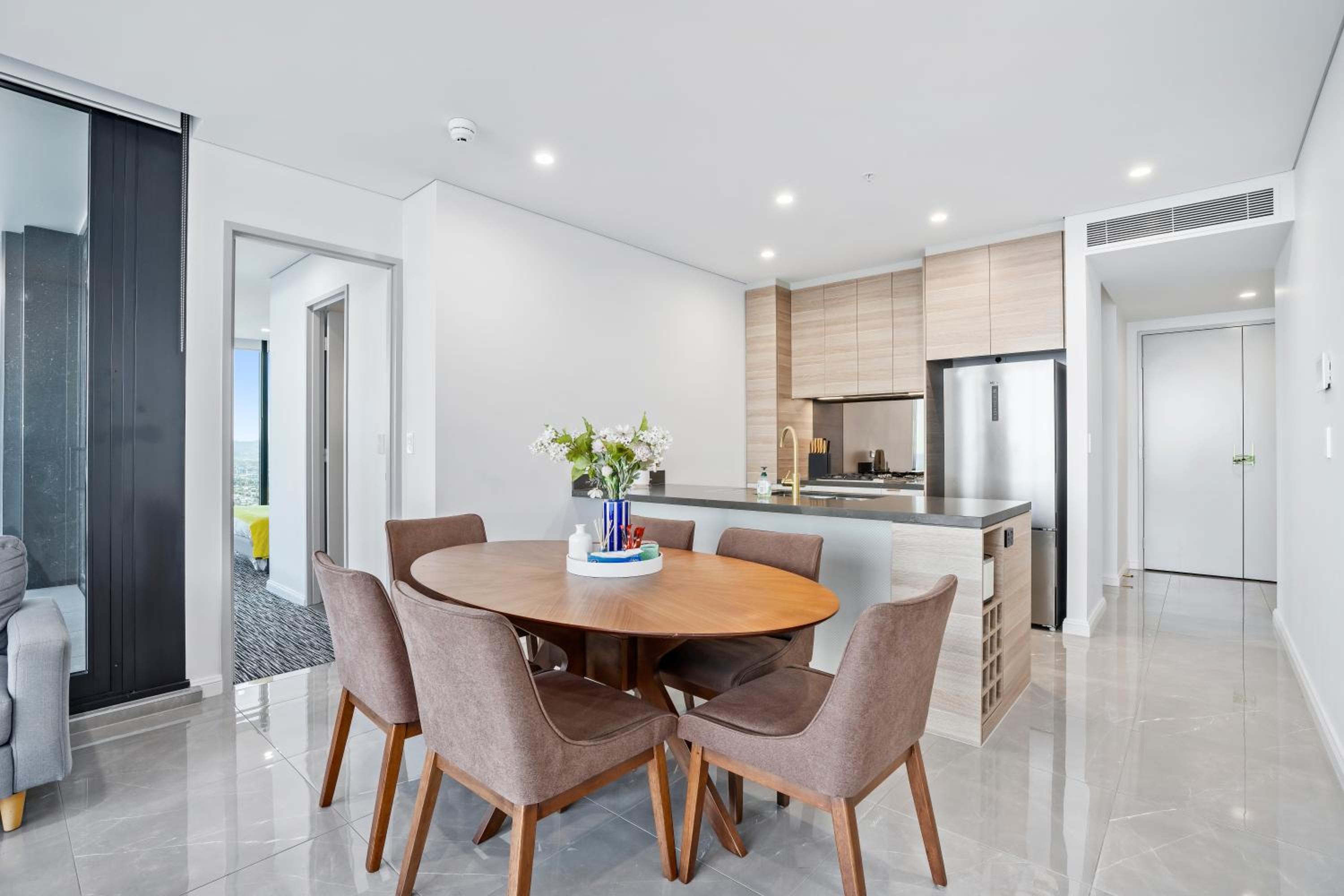 Surfers Paradise New Beachfront Apartments