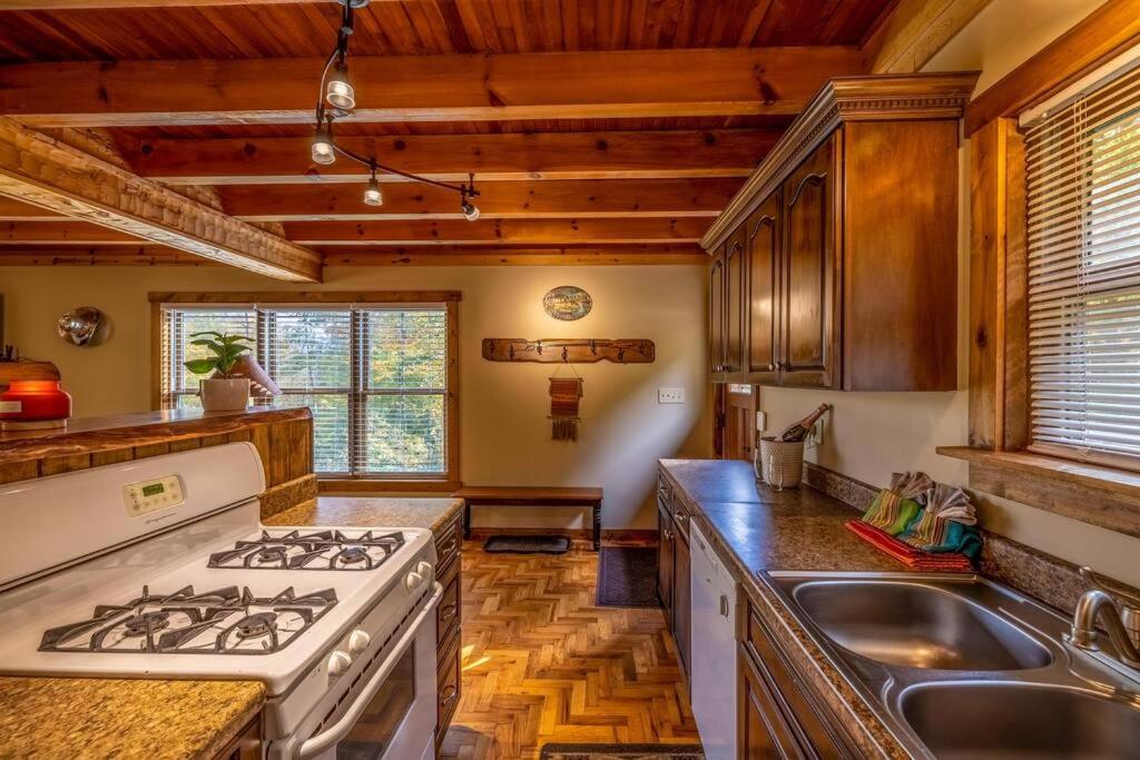 The Hideout near Snowshoe Resort view 4