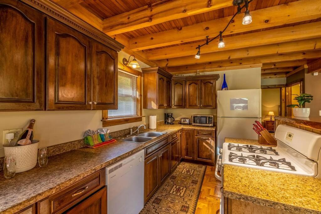 The Hideout near Snowshoe Resort view 5
