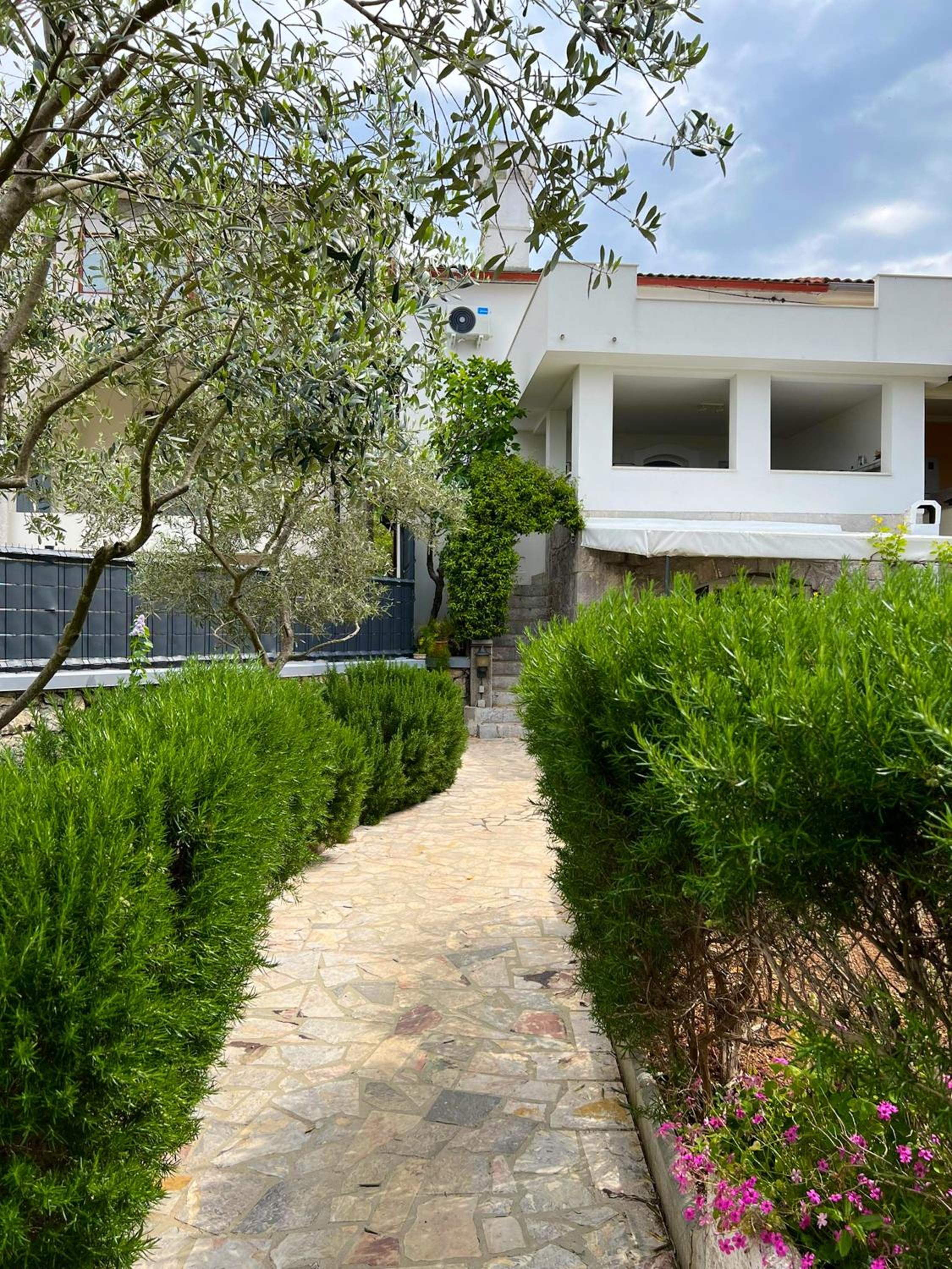 Charming house in Skrpcici with enclosed garden