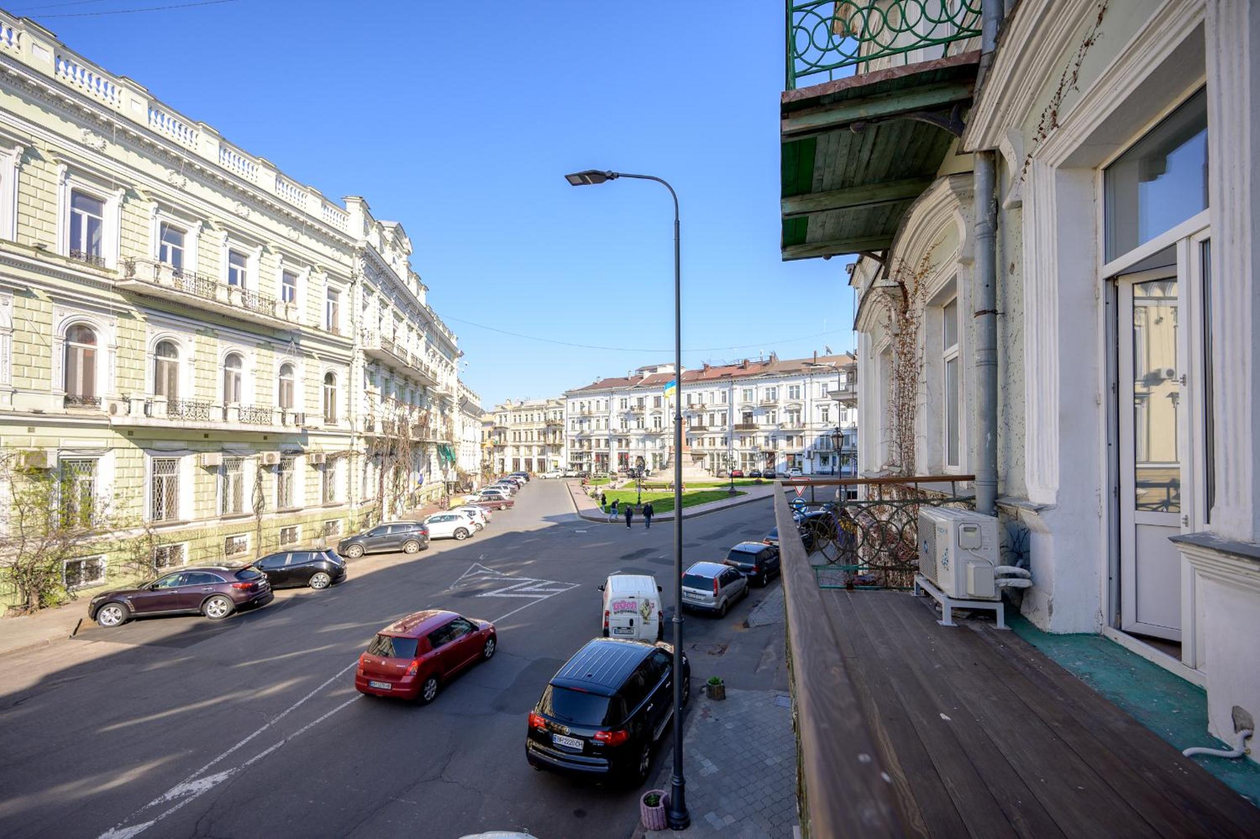 Vintage Apart on Ekaterininskaya sq. 9 view 4
