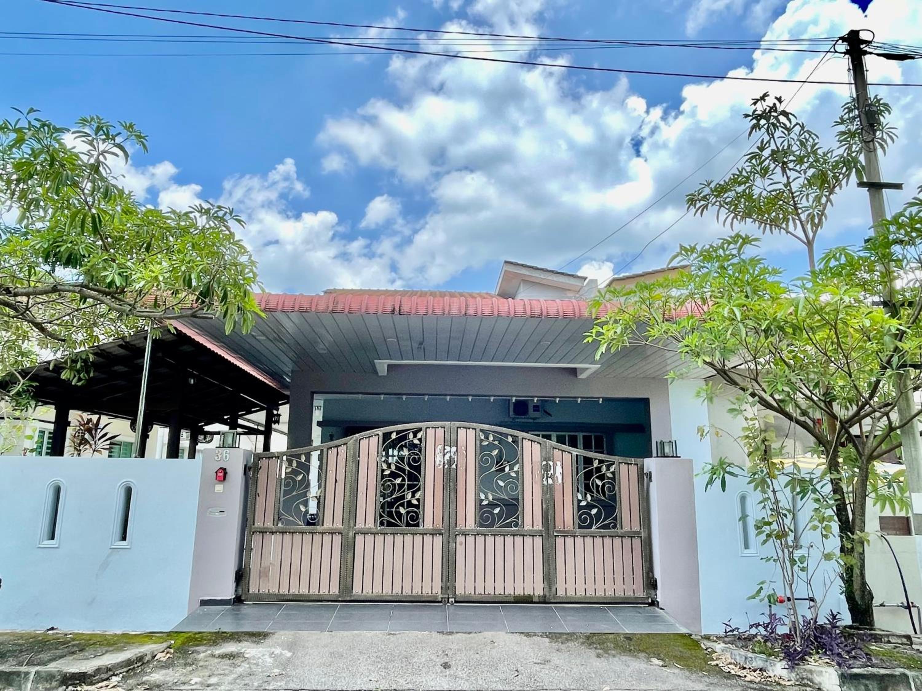 Comfort 36 Entire House At Alma Bukit Mertajam photo 4