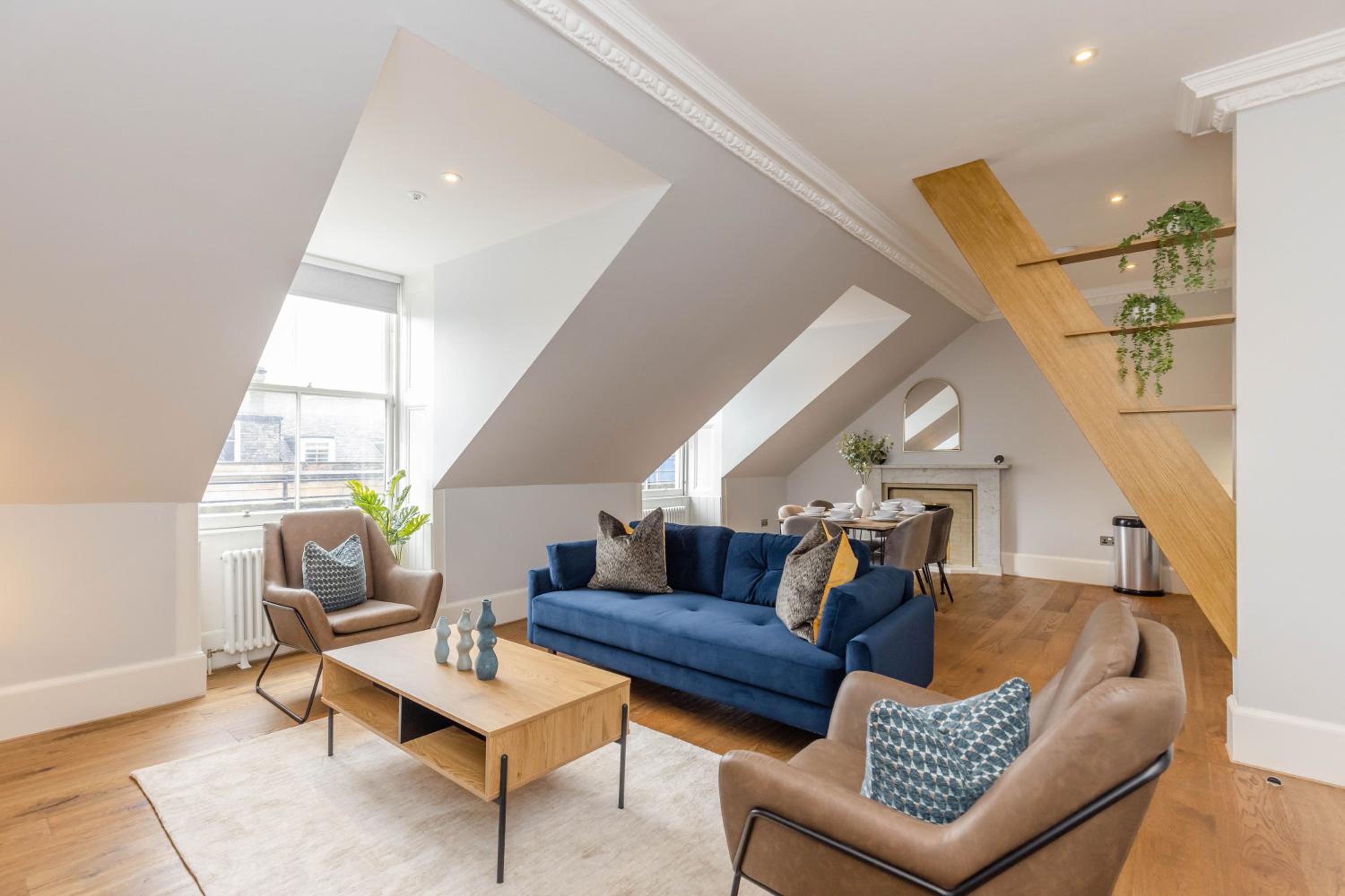 Dragon Suites - Ladon Suite - 2 bed city centre luxury apartment view 2