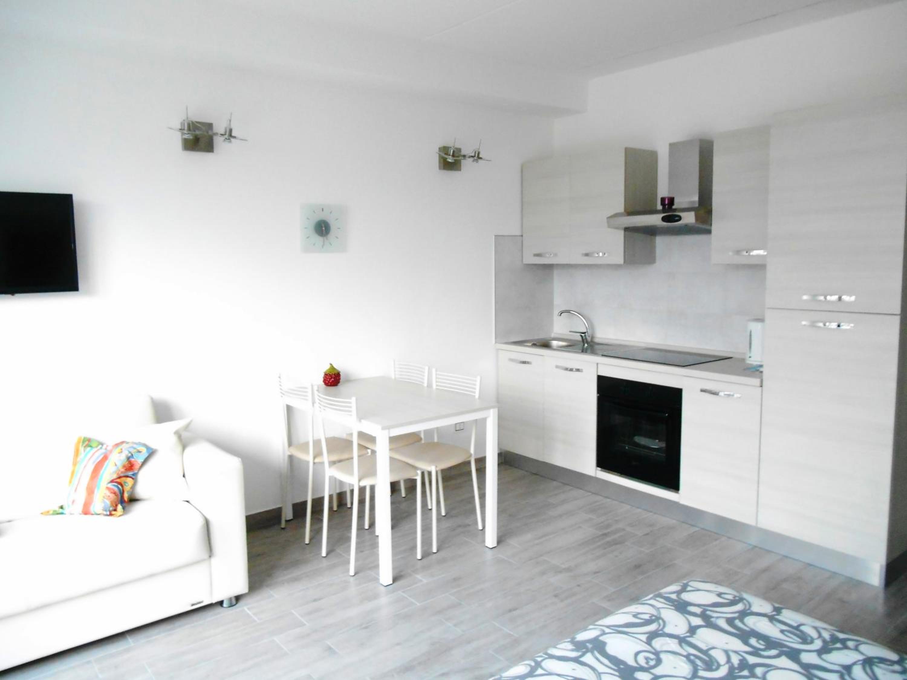 Direttamente Al Lago Apartments
