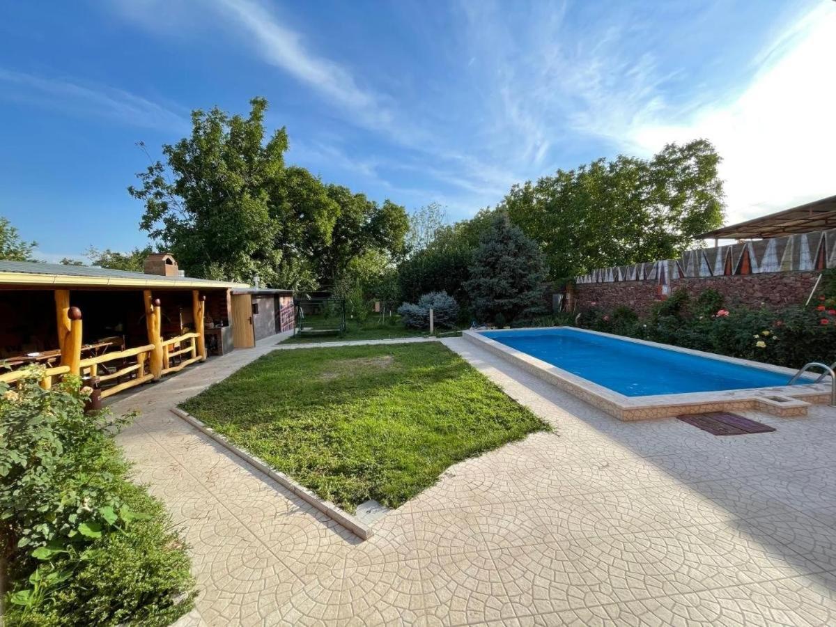 Gallery Villa