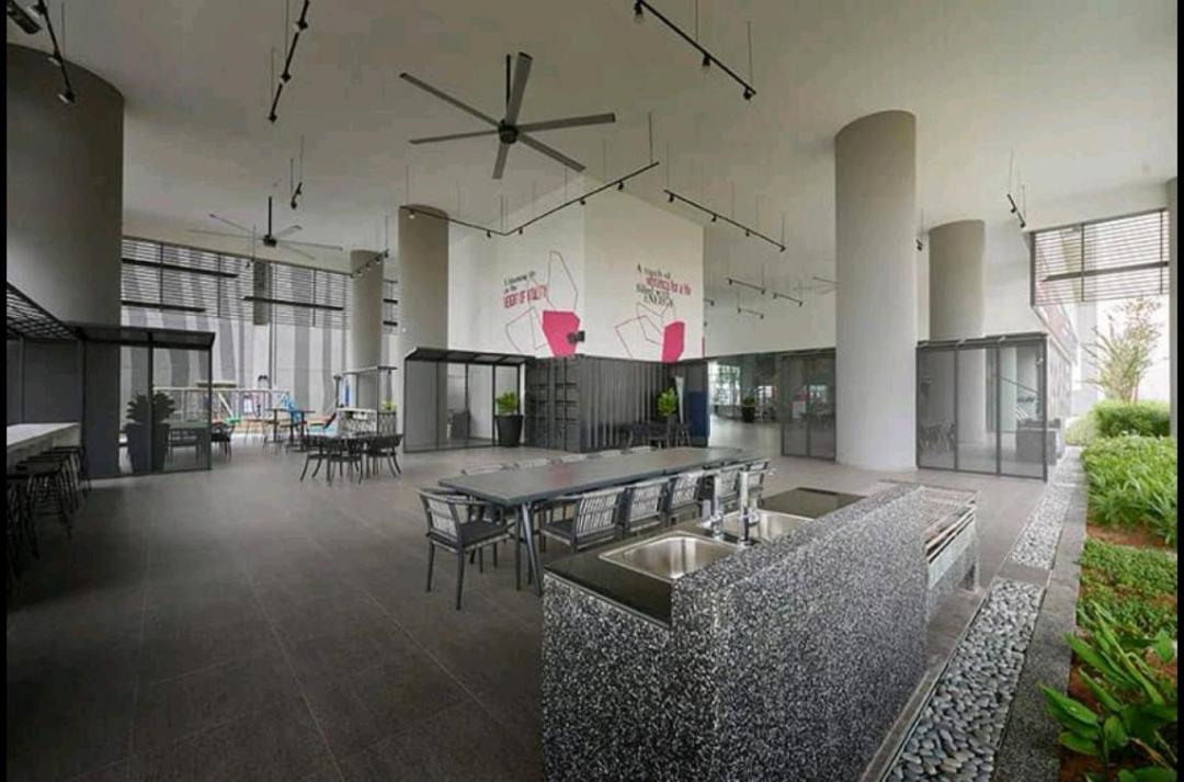 Midvalley Luxury Maxine Suite