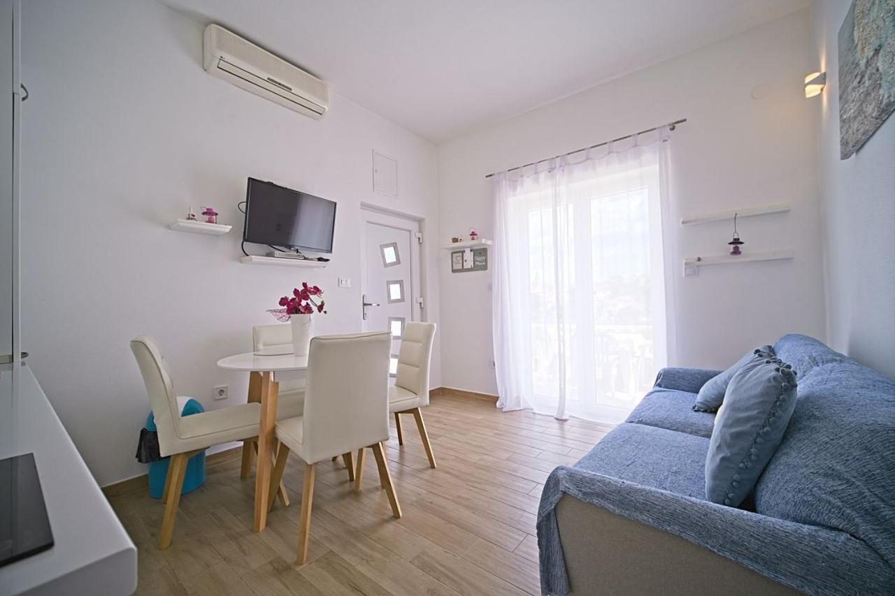 Apartment Toni with spacious terrace view 3