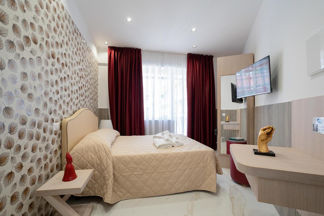 P.C. Boutique H. Vesuvius, Napoli Centro, by ClaPa Group