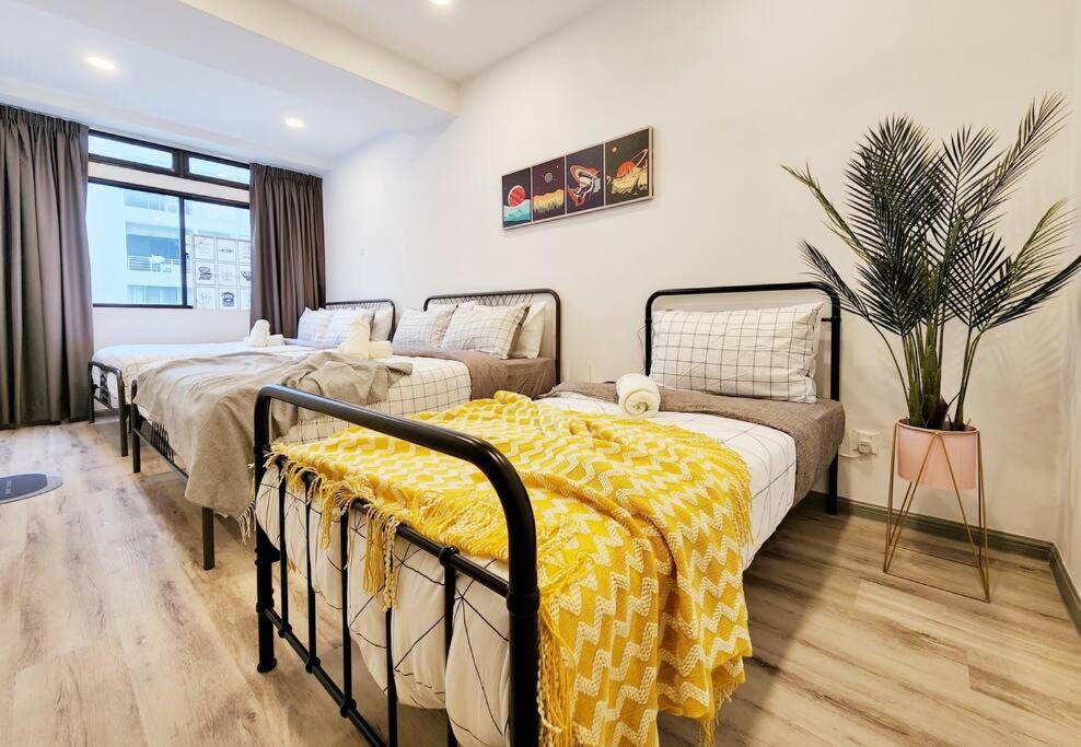 16pax Bukit Bintang Pavilion/Fahrenheit/ Netflix