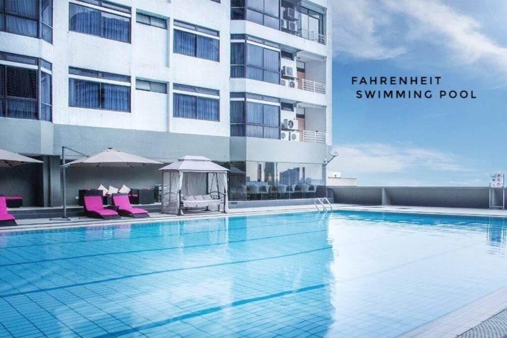 16pax Bukit Bintang Pavilion/Fahrenheit/ Netflix