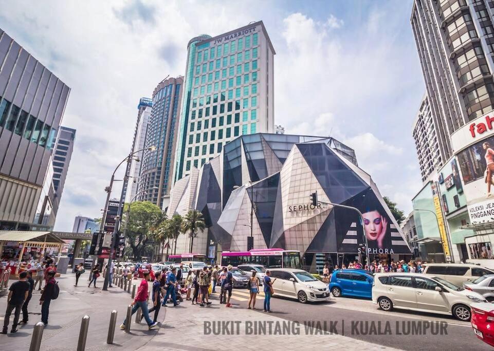 16pax Bukit Bintang Pavilion/Fahrenheit/ Netflix