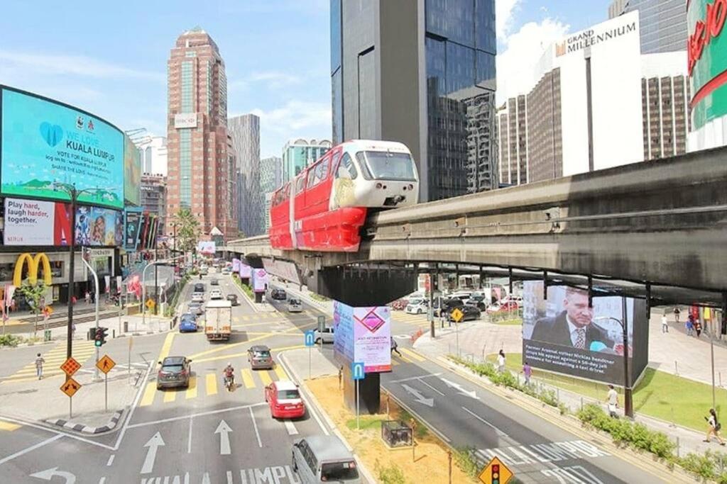 16pax Bukit Bintang Pavilion/Fahrenheit/ Netflix