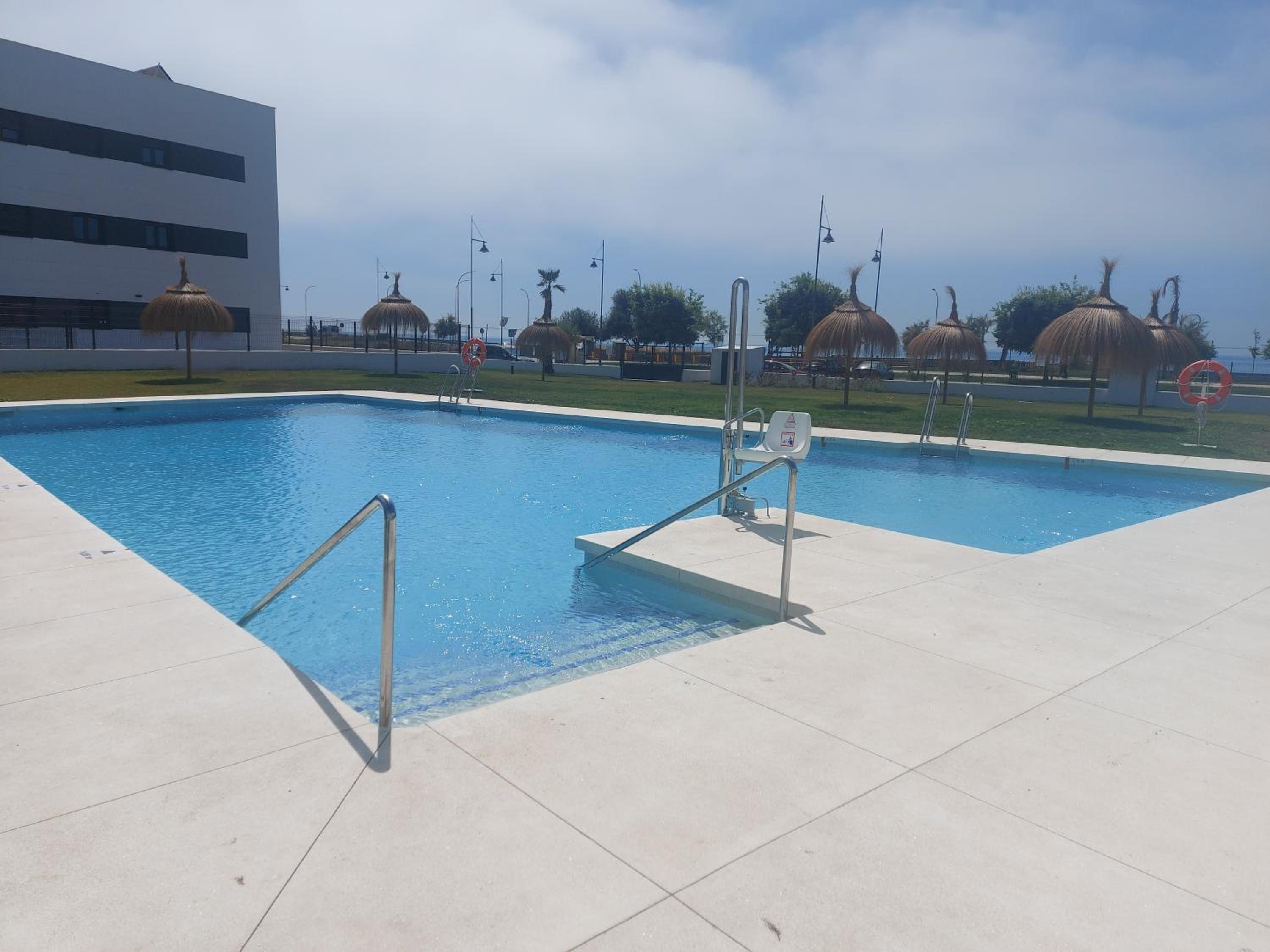 APARTAMENTO en VALLE-NIZA, ALMAYATE, BENAJARAFE, TORRE DEL MAR a 50 METROS de LA PLAYA
