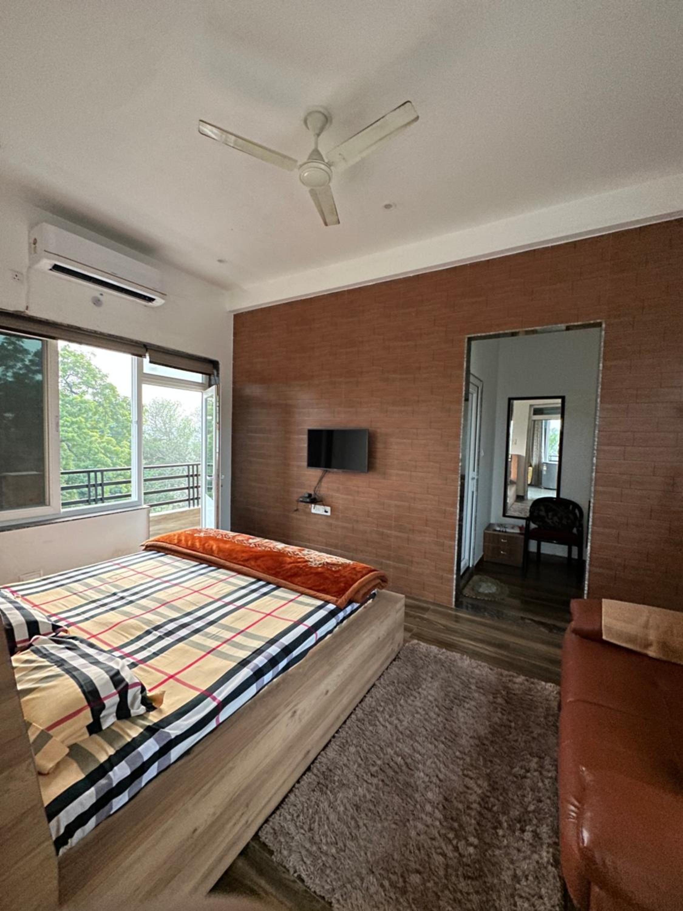 Kaashi Flora (Modern Suite) view 2