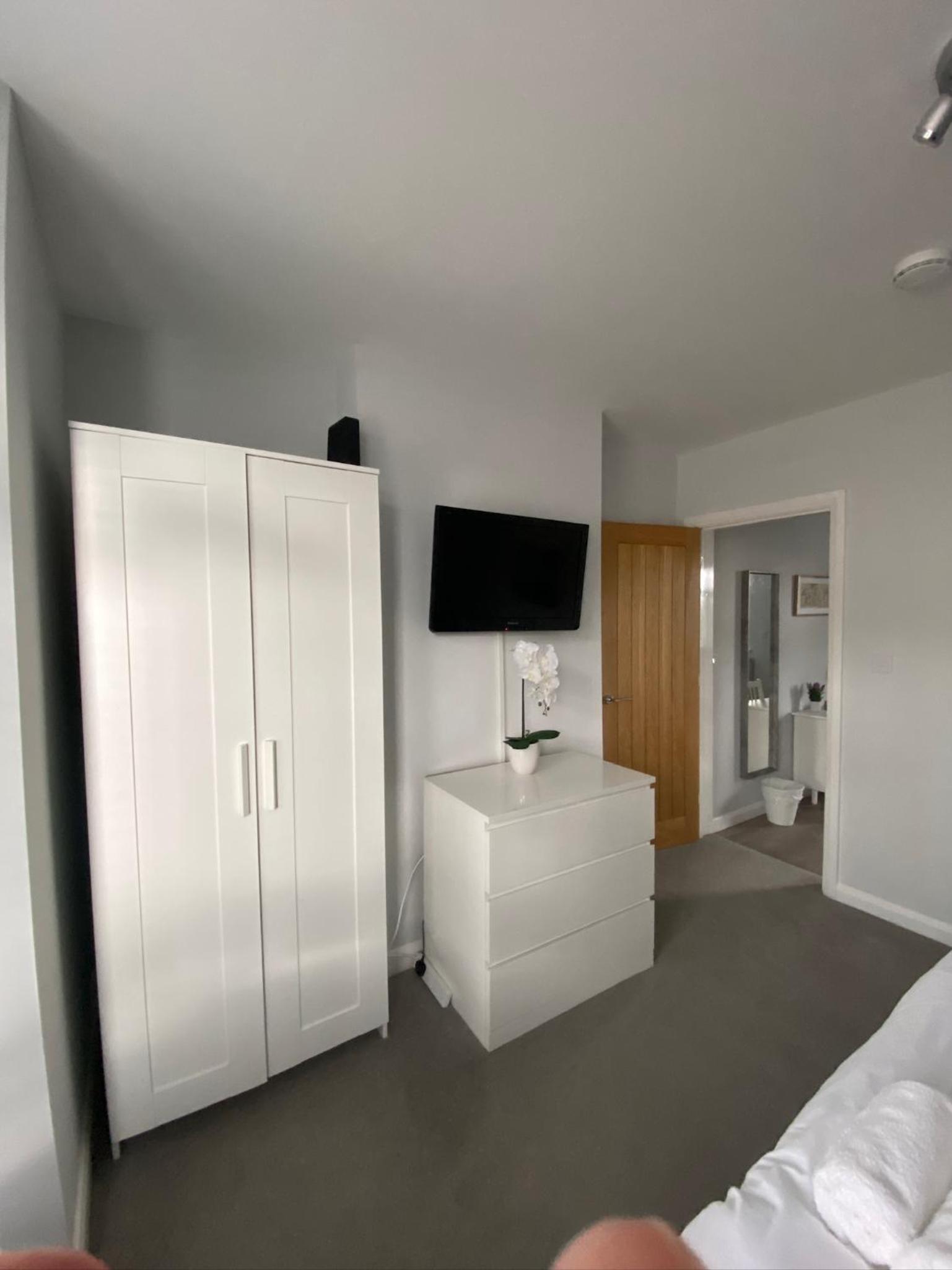 Newmarket Vacations - Eclipse Apartment No 3 - Property Image 2