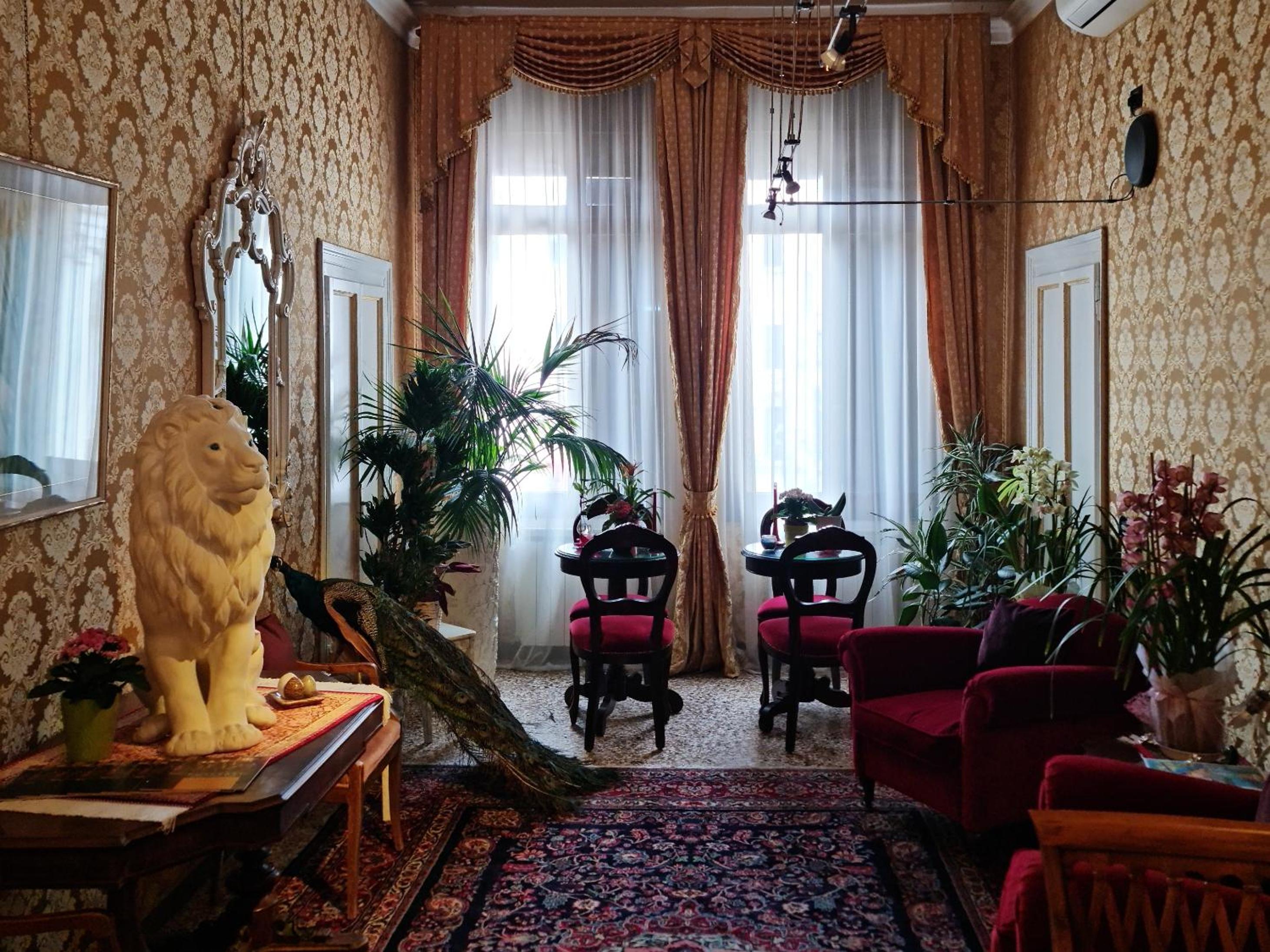 lounge