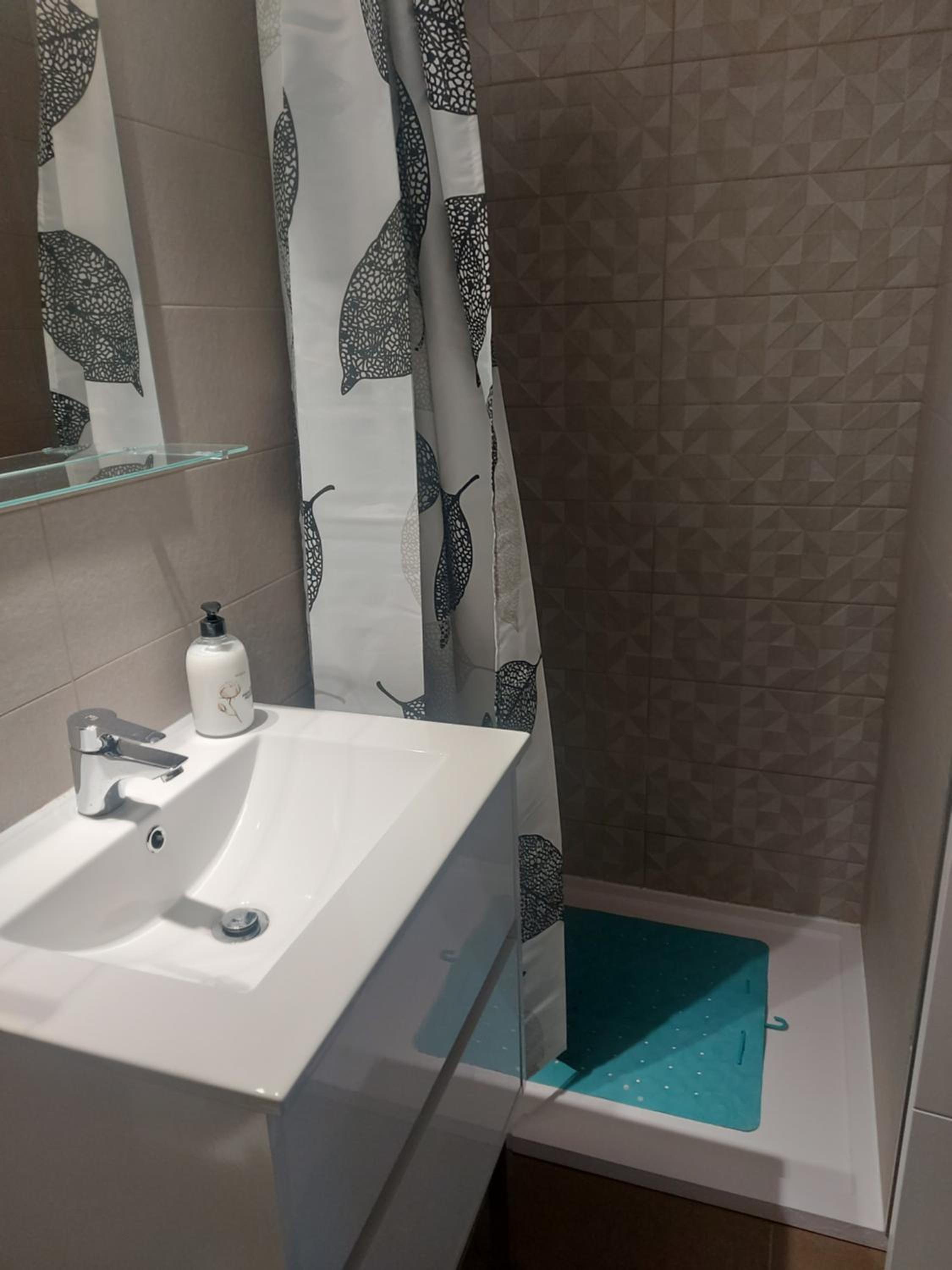 APARTAMENTO en VALLE-NIZA, ALMAYATE, BENAJARAFE, TORRE DEL MAR a 50 METROS de LA PLAYA