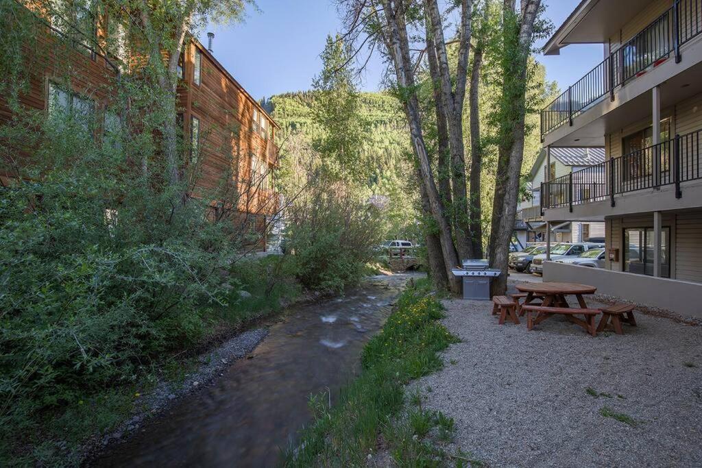 The Creekside Retreat: Steps to all of Telluride view 3