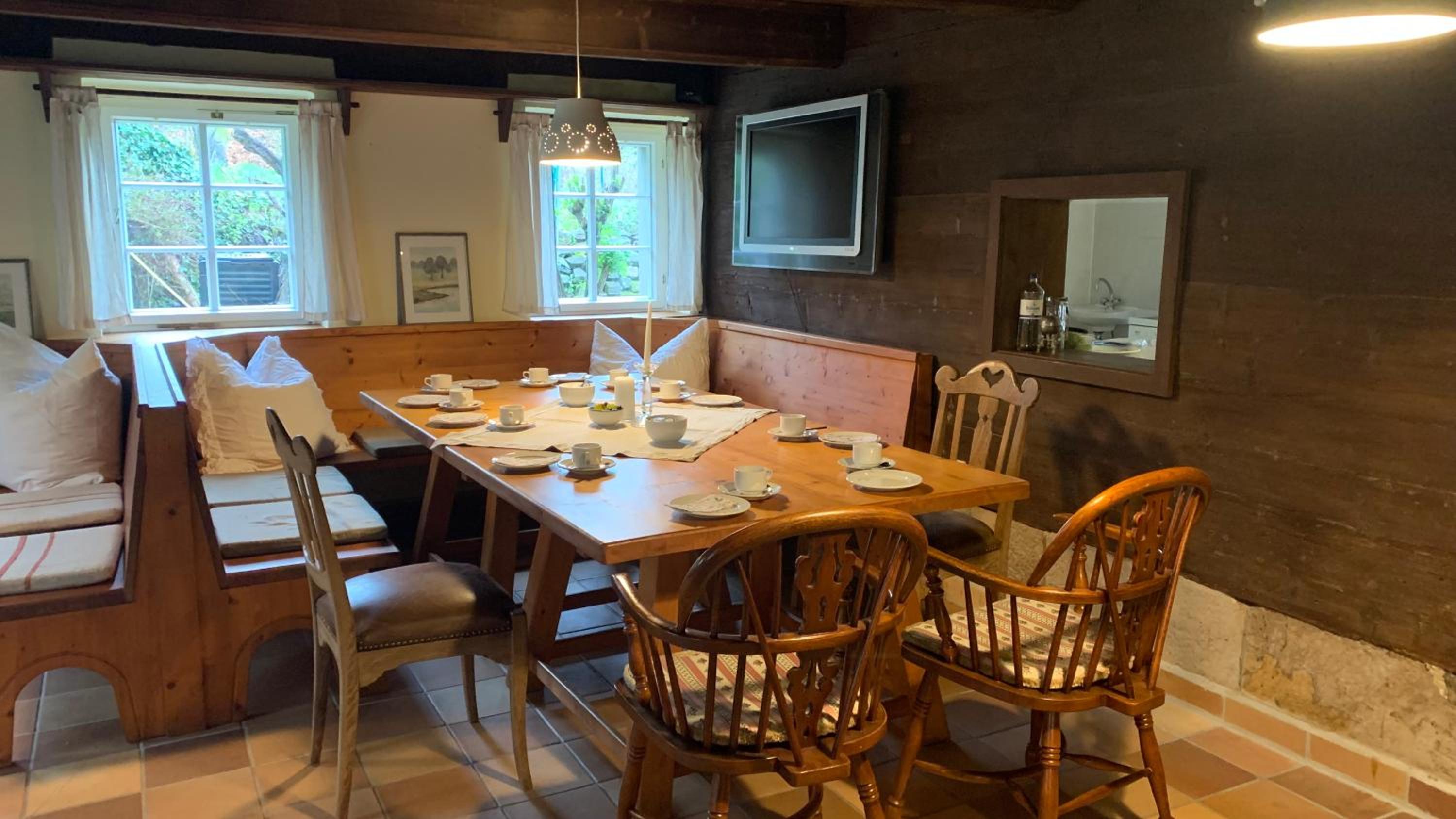 dining