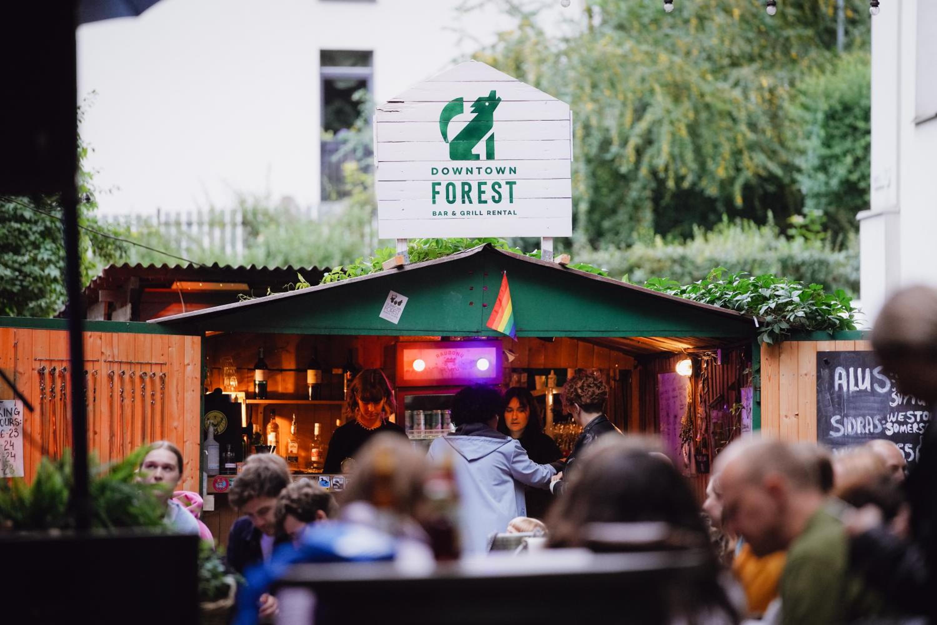 Downtown Forest Hostel & Camping