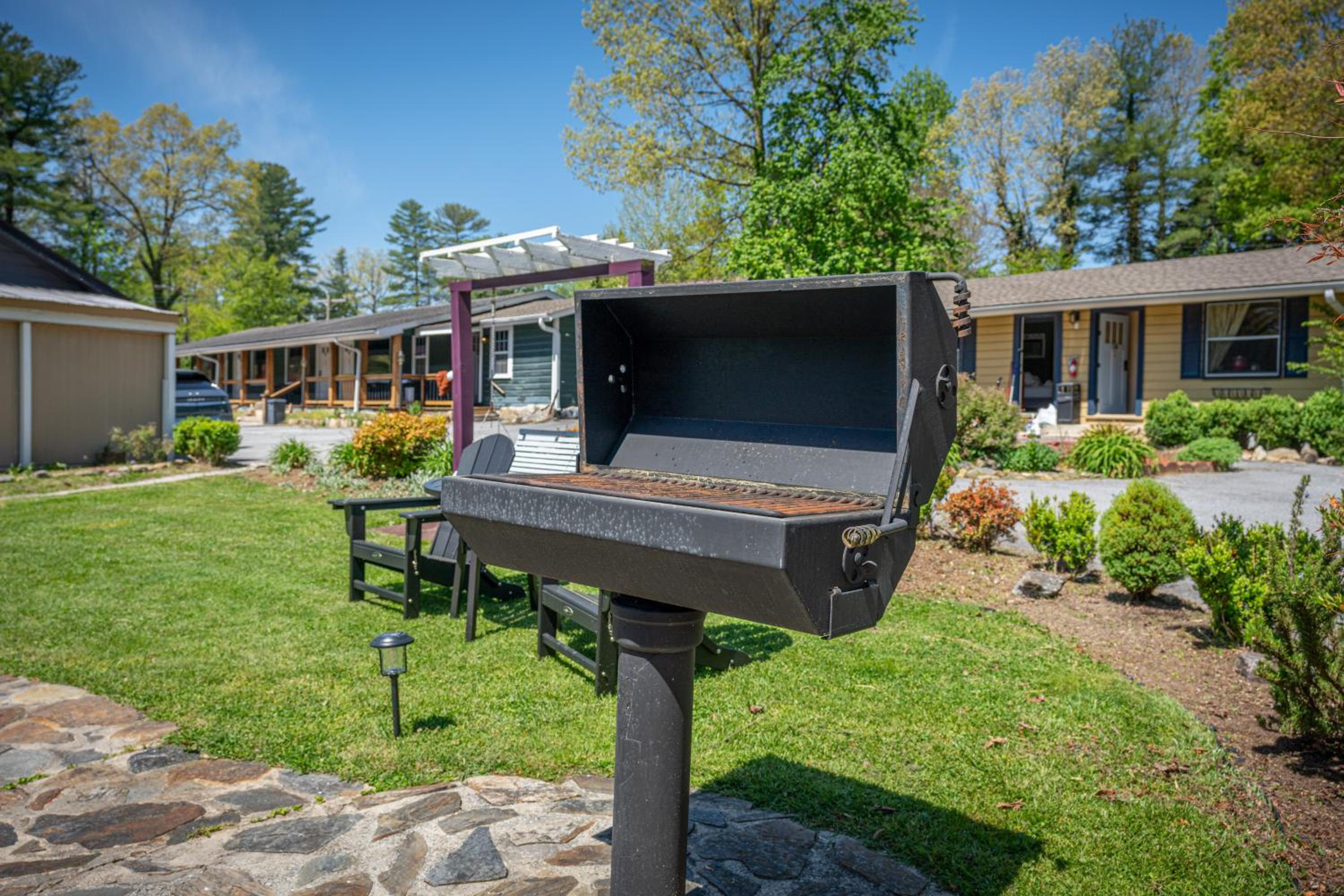 CedarWood Inn
