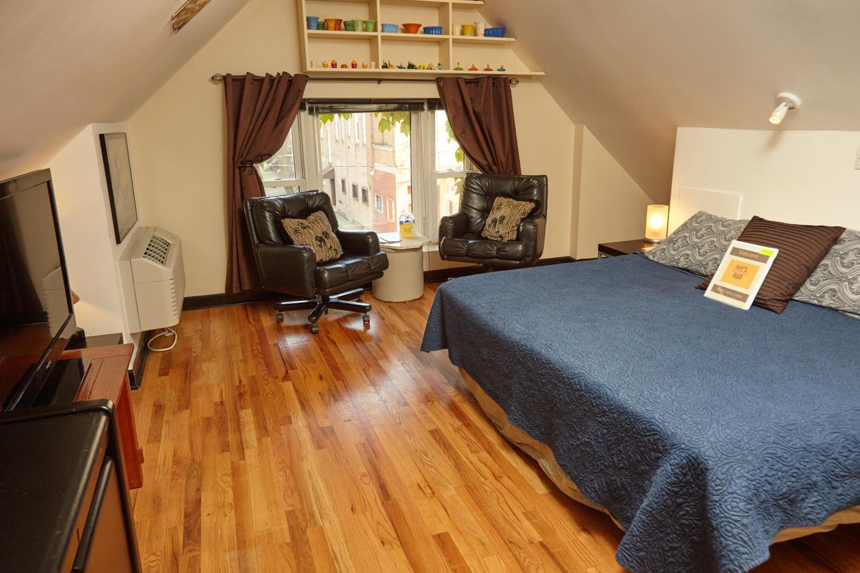 Ray's Bucktown Bed and Breakfast