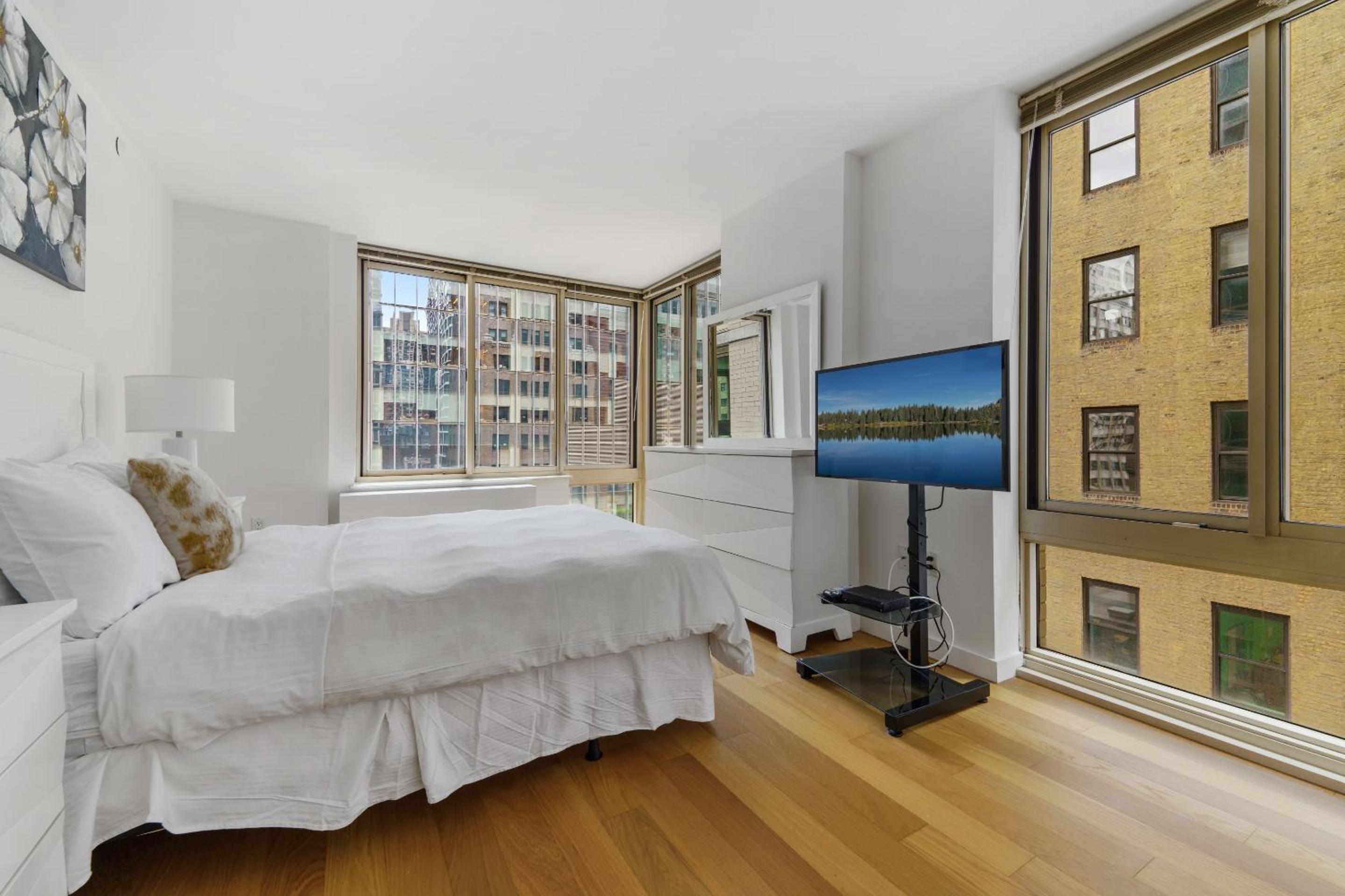 Global Luxury Suites at The Marc