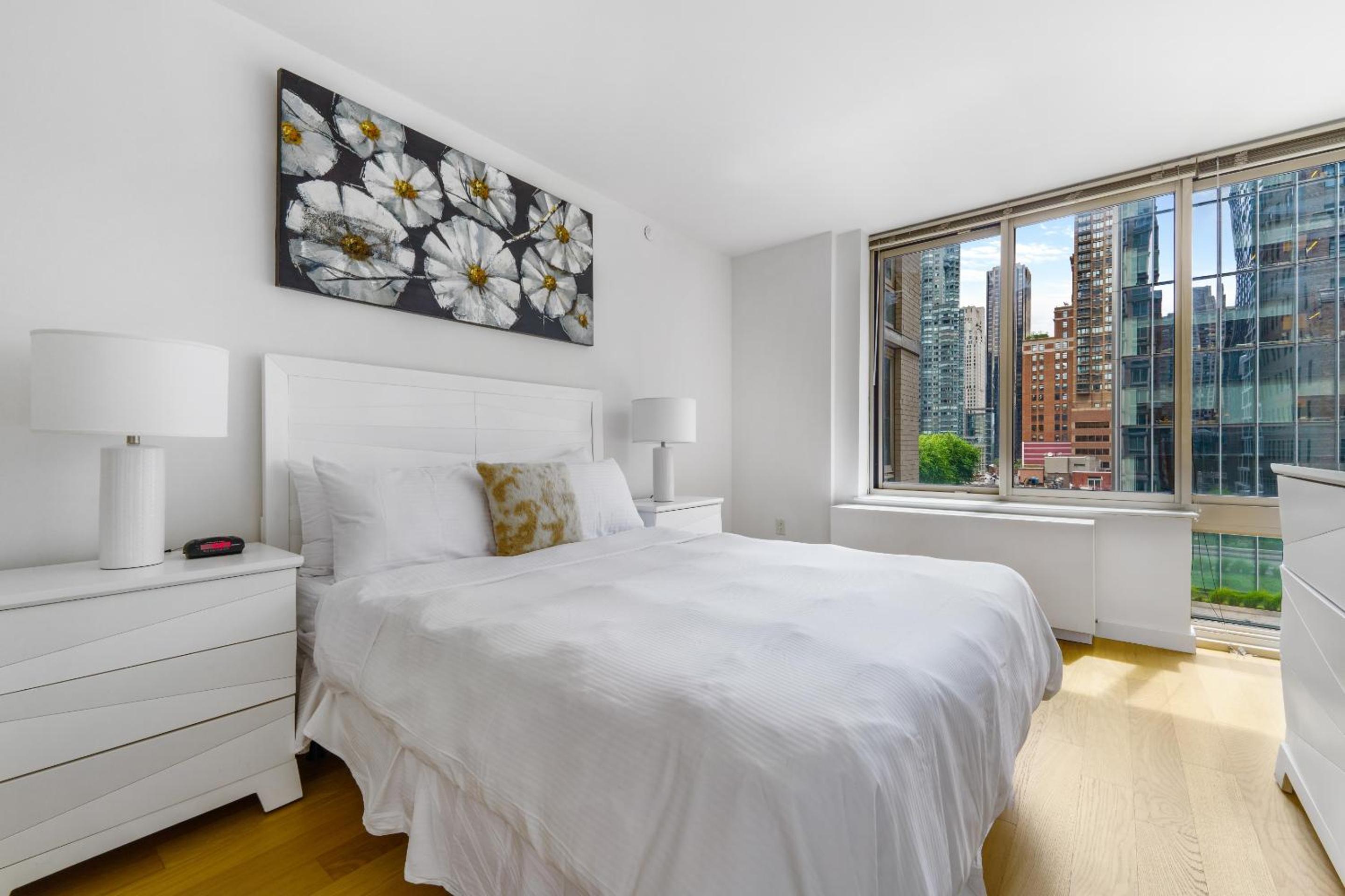 Global Luxury Suites at The Marc