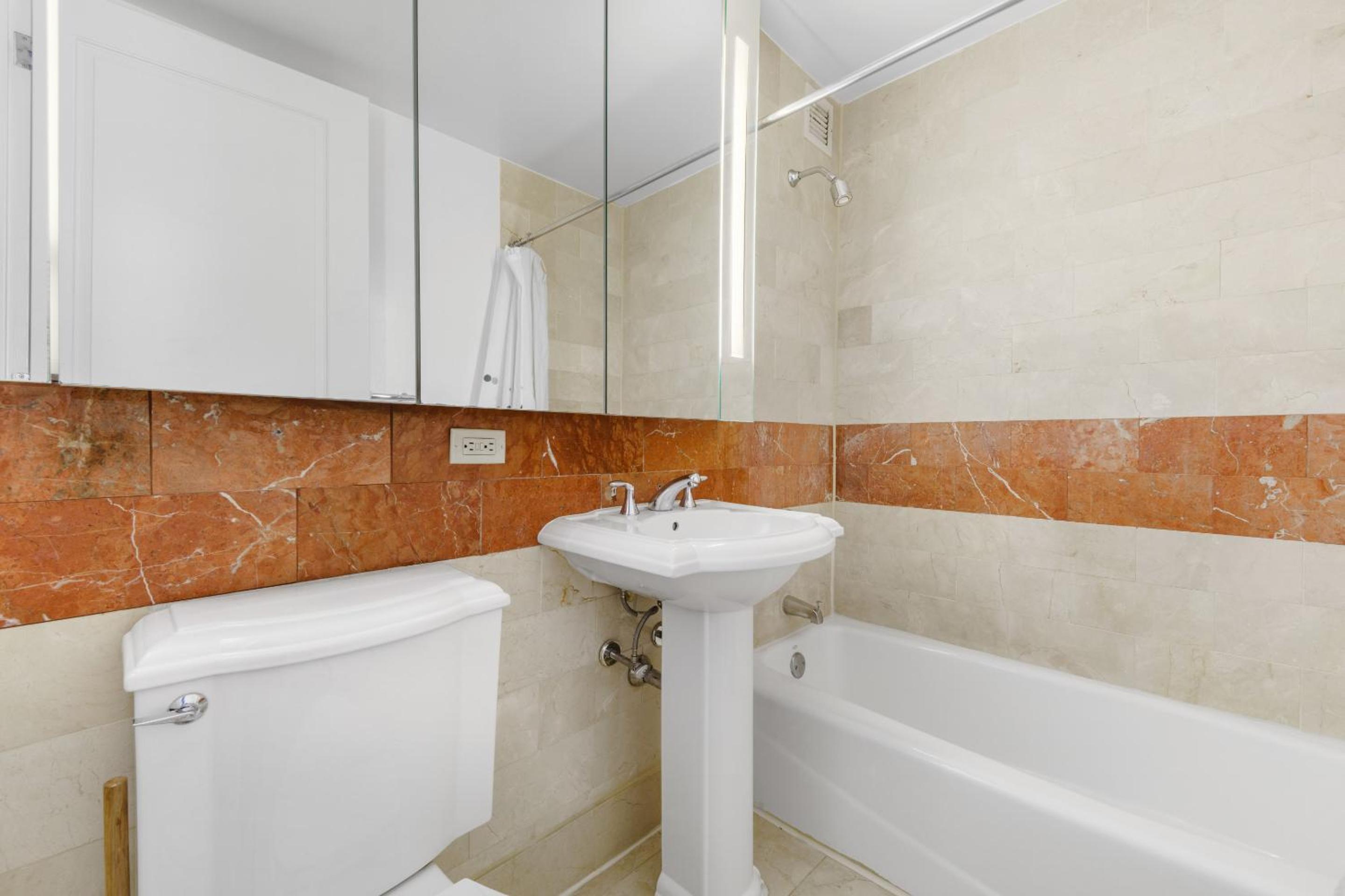 Global Luxury Suites at The Marc