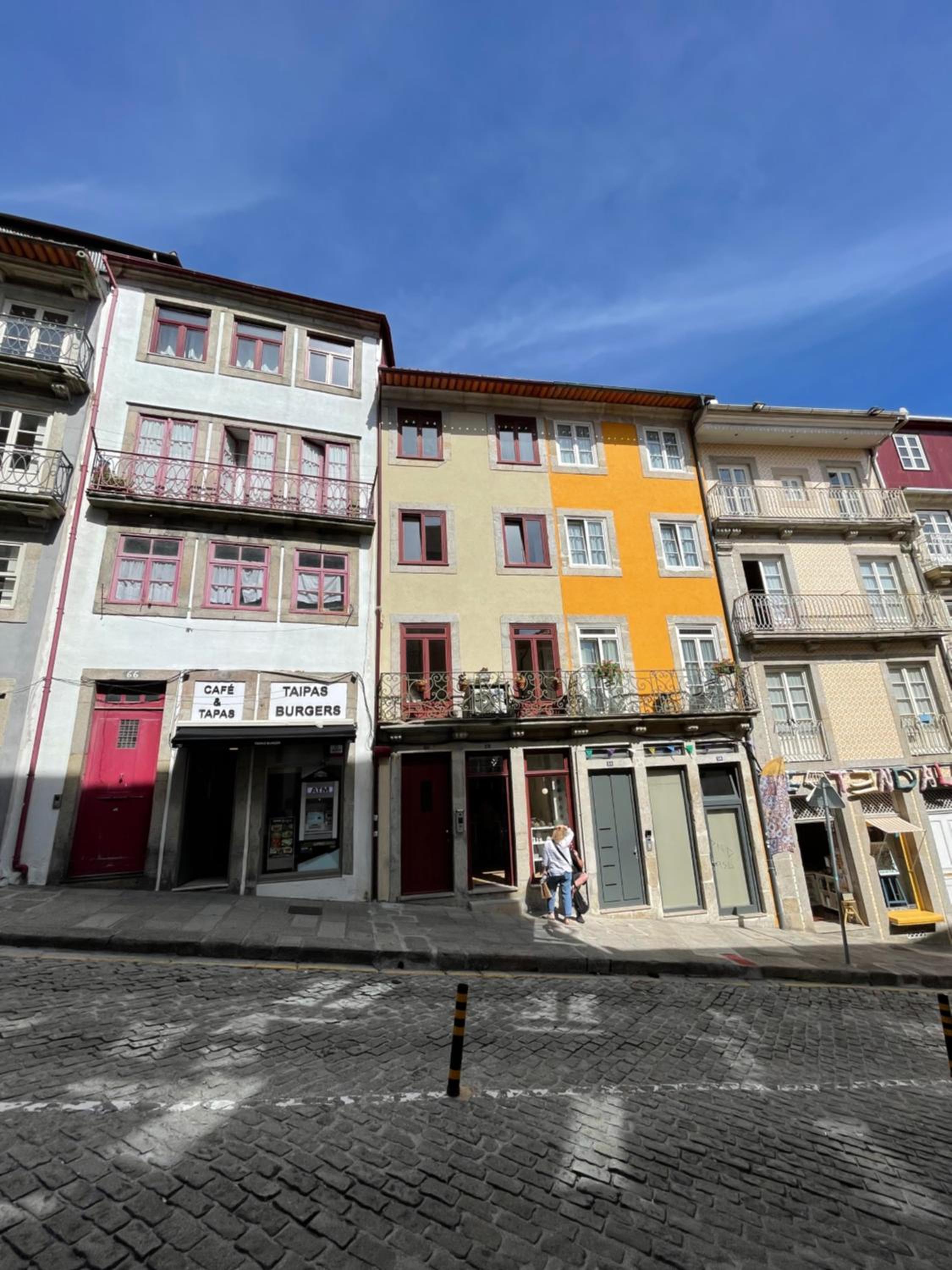 Historic Porto Balcony Hideaway - Taipas House 60 view 3