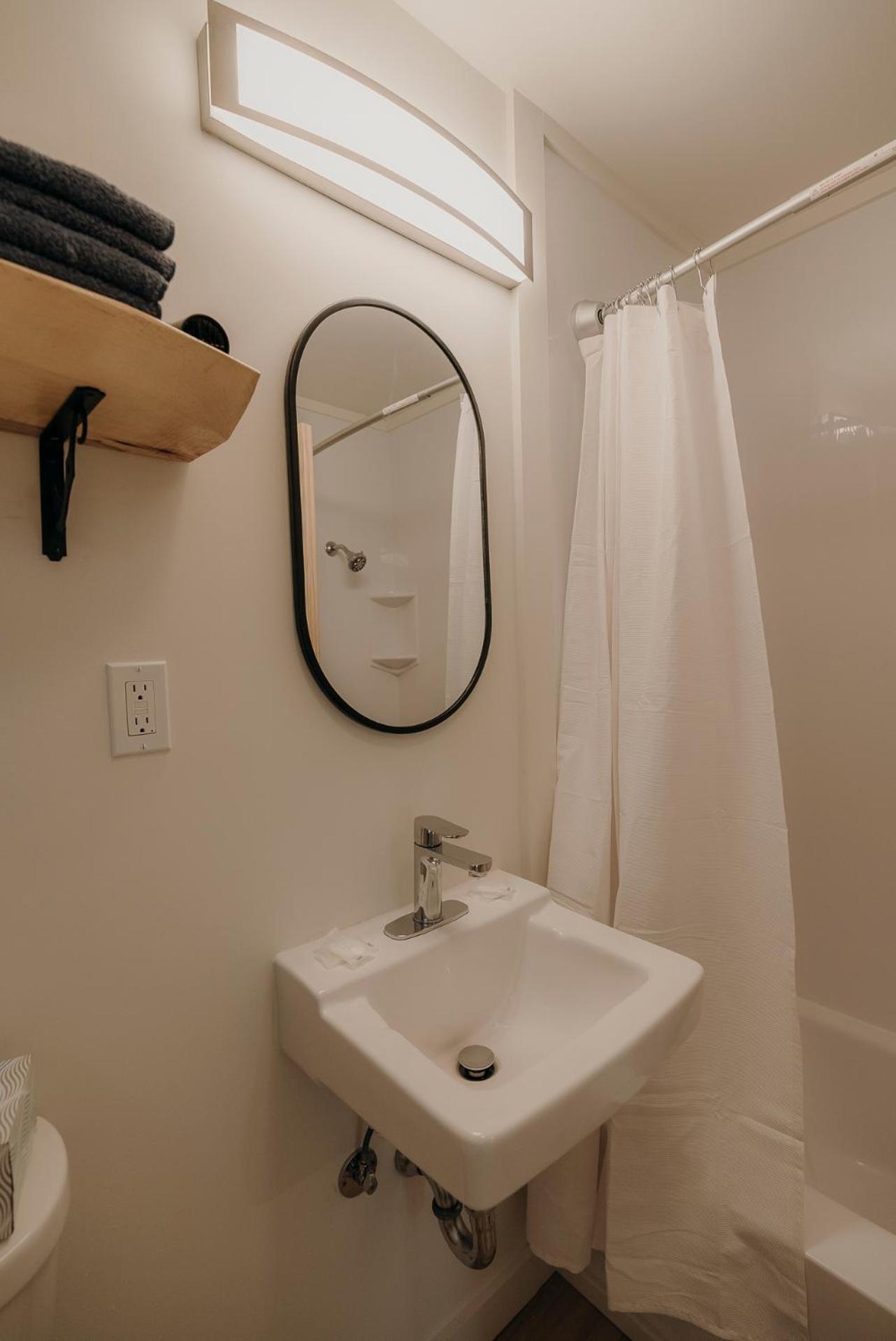 Bingham Motor Inn