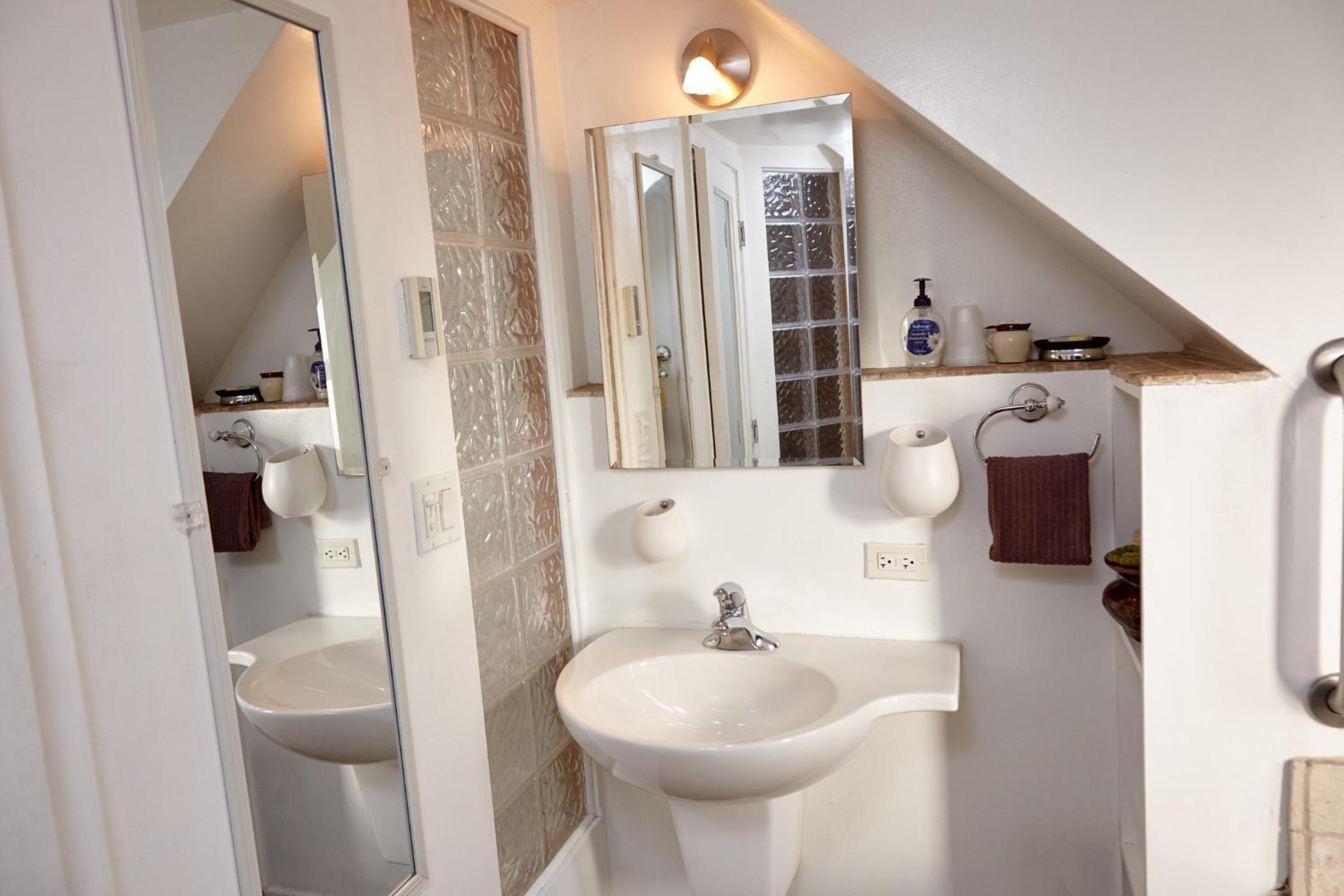 Ray's Bucktown Bed and Breakfast